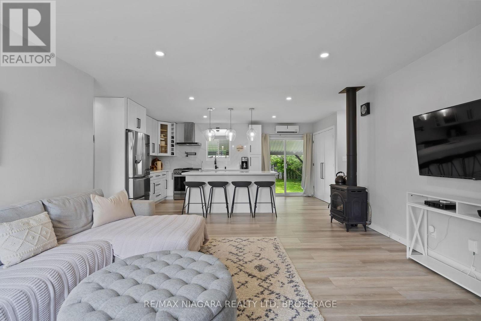 39 Pine Street, Port Colborne, Ontario  L3K 3N6 - Photo 6 - X12847070