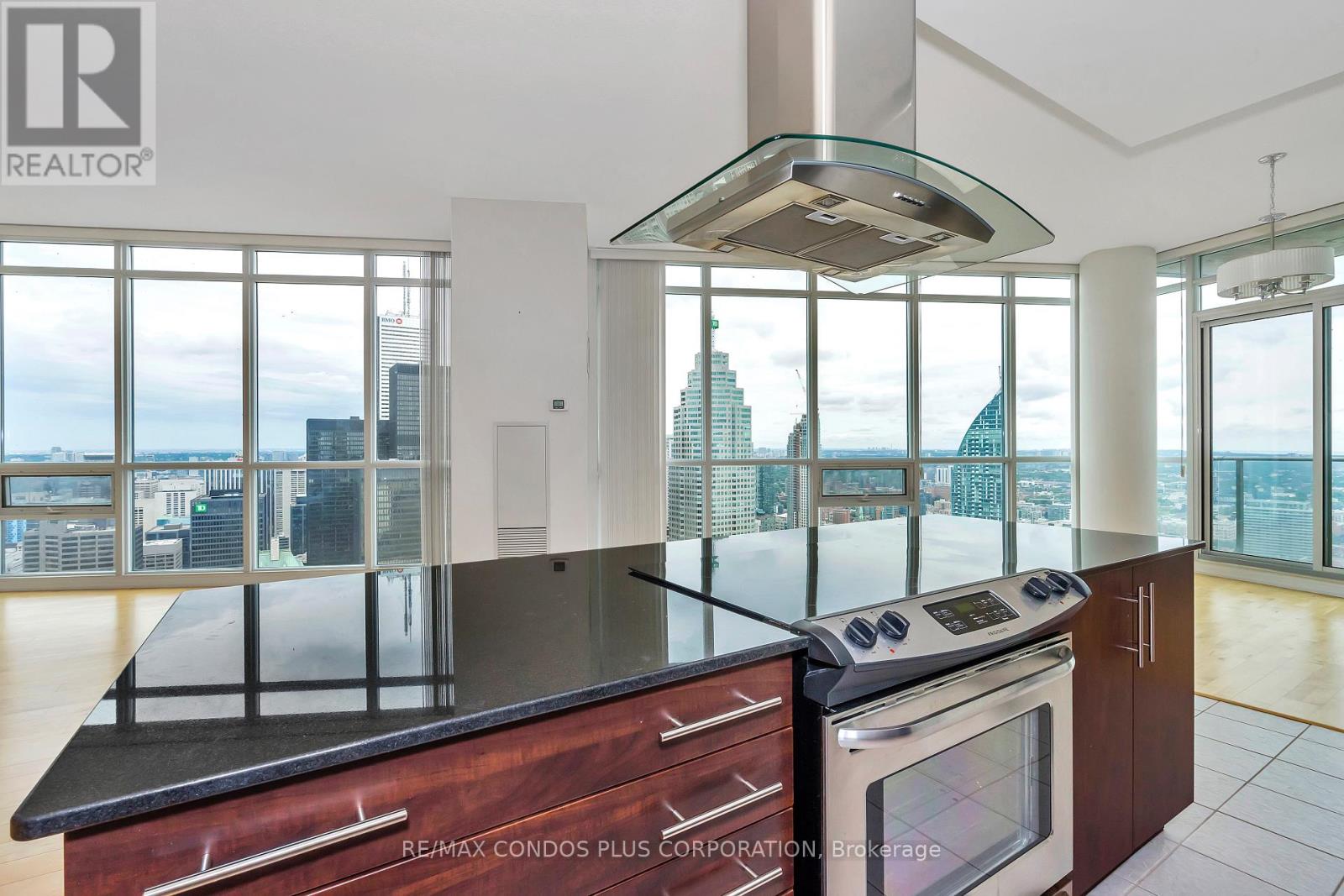 5303 - 65 BREMNER BOULEVARD, Toronto, Ontario