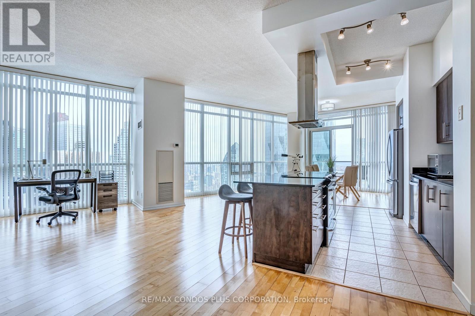 5303 - 65 Bremner Boulevard, Toronto, Ontario  M5J 0A7 - Photo 2 - C12847052