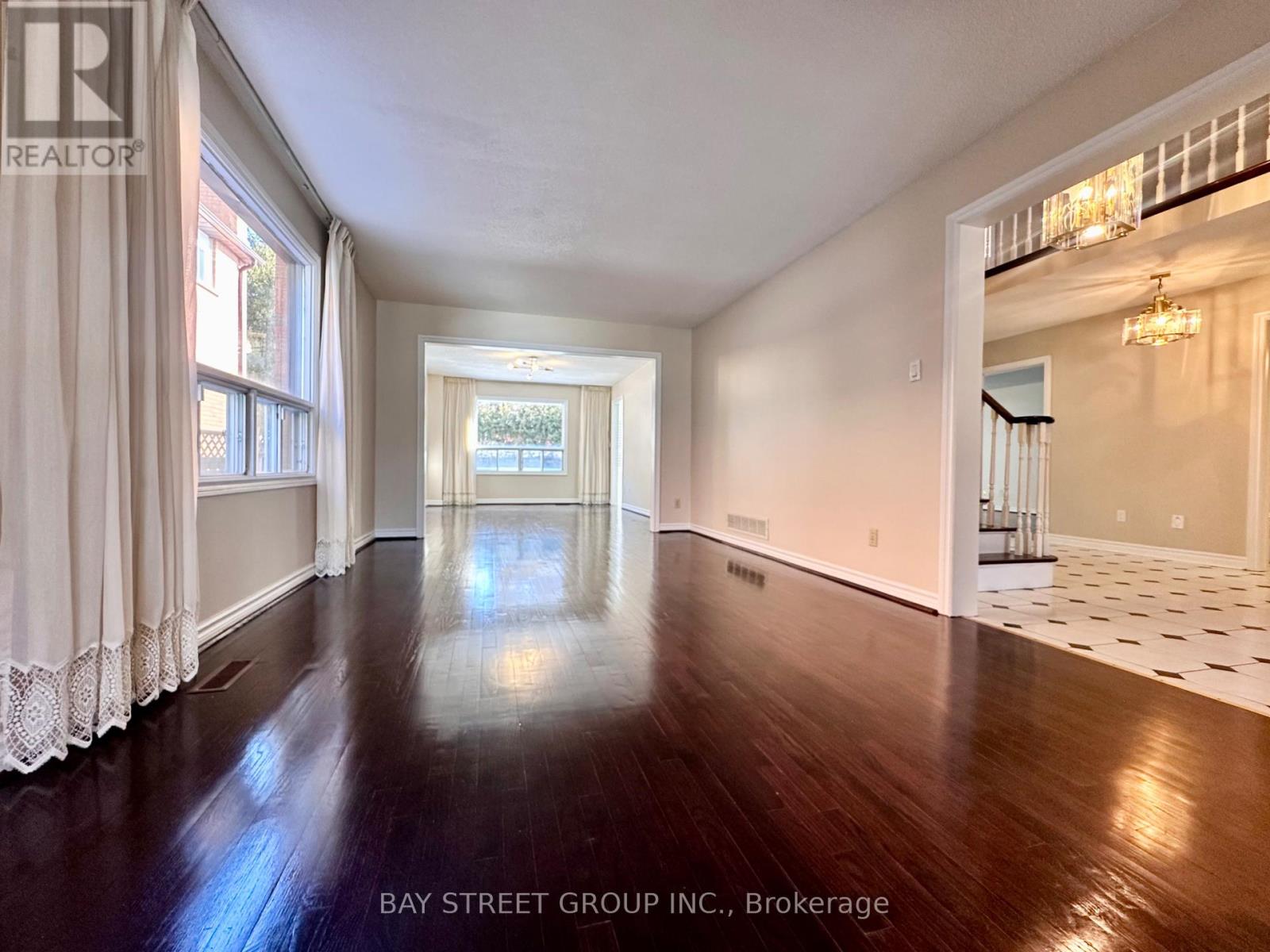 7 Delancey Crescent, Markham (Markville), Ontario  L3P 7C9 - Photo 3 - N12847038