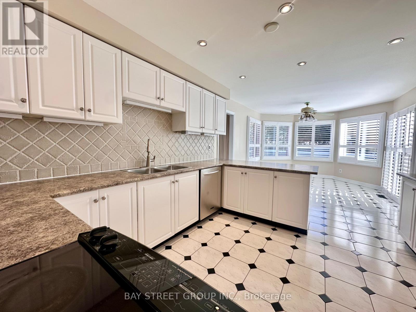 7 Delancey Crescent, Markham (Markville), Ontario  L3P 7C9 - Photo 6 - N12847038