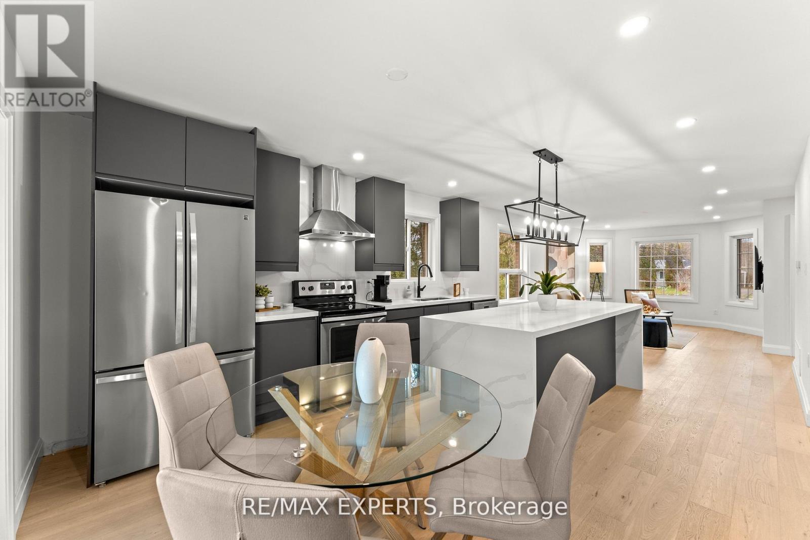 353 Walter Drive, Georgina, Ontario  L4P 3A8 - Photo 12 - N12811376