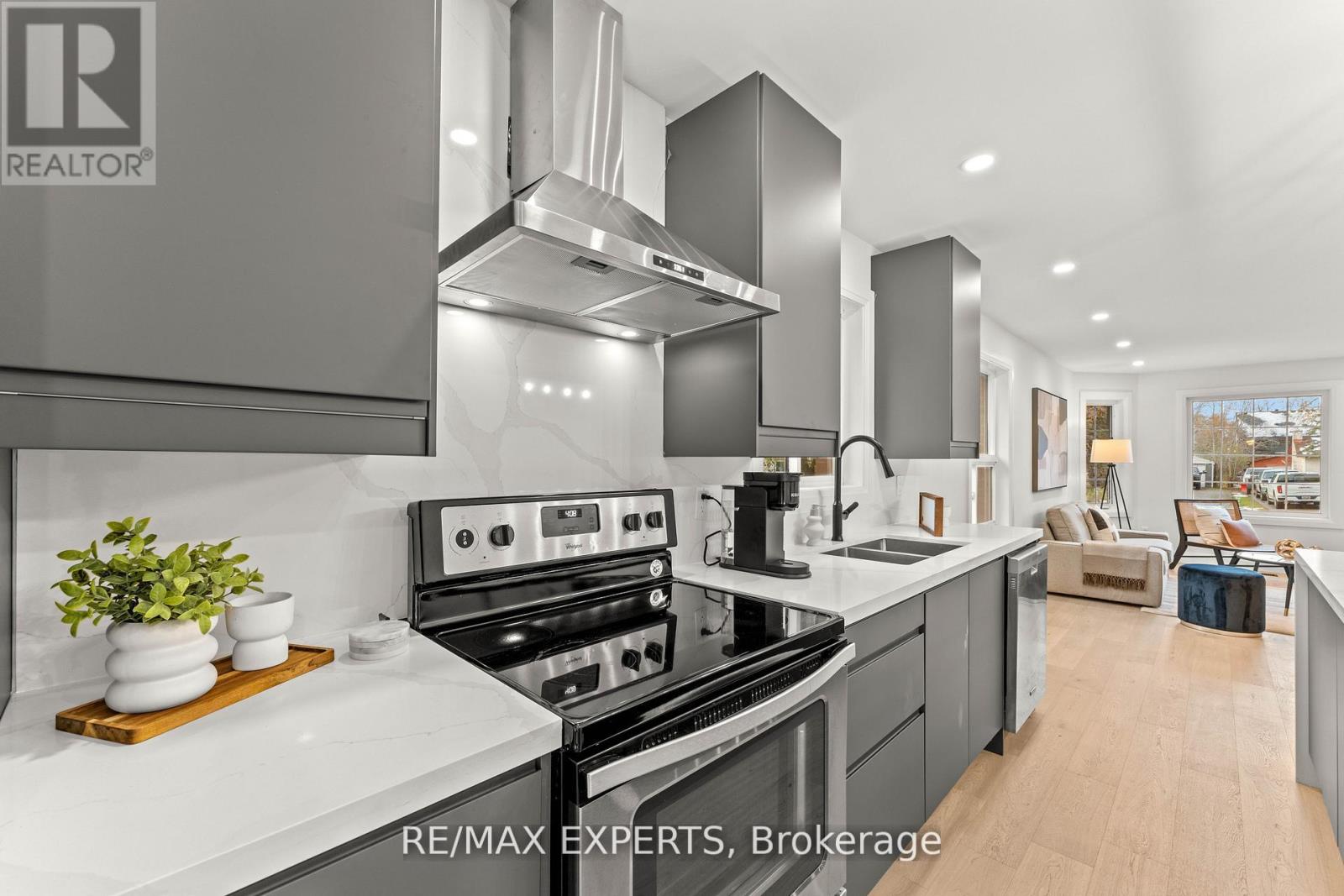 353 Walter Drive, Georgina, Ontario  L4P 3A8 - Photo 15 - N12811376