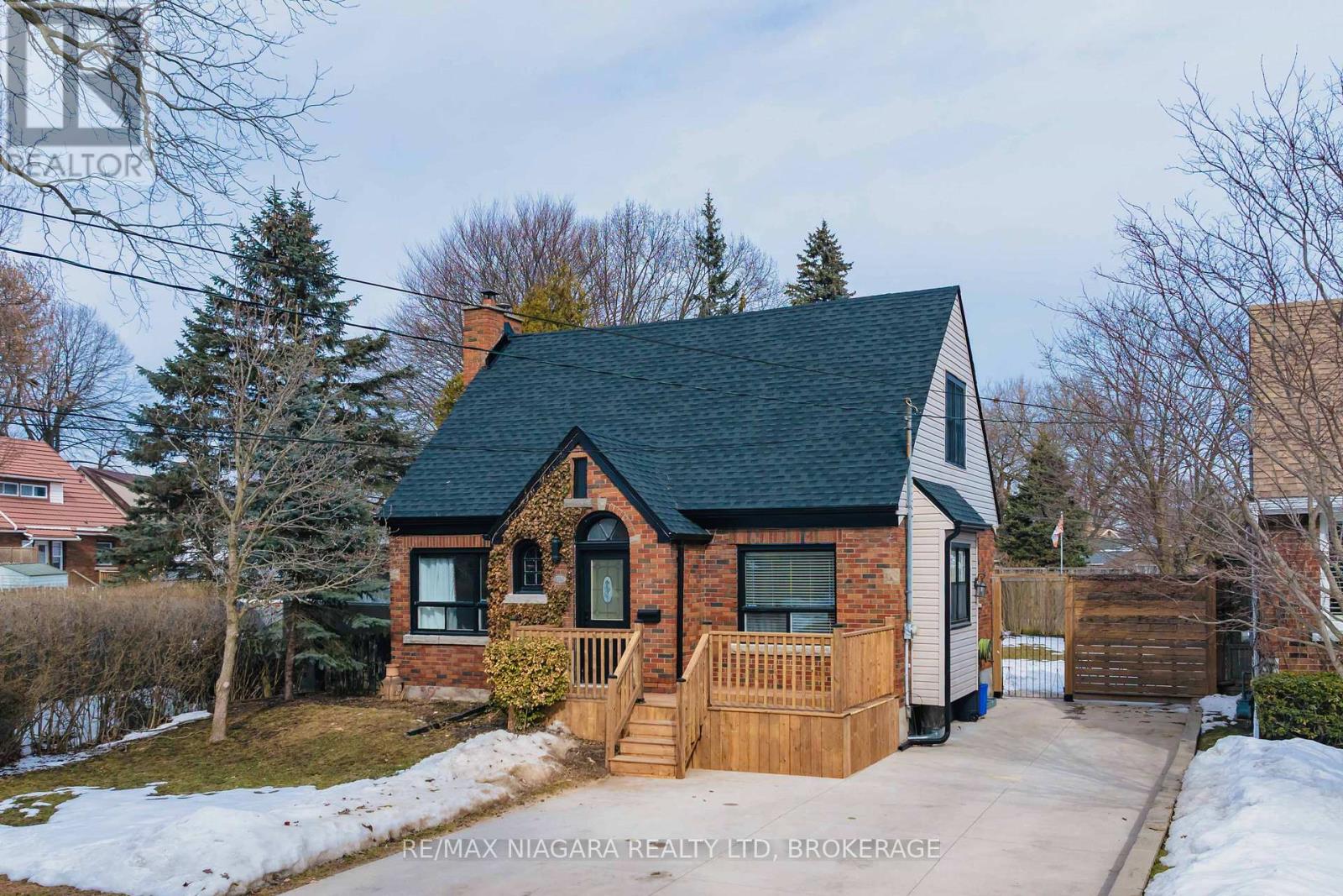 5781 Morden Drive, Niagara Falls, Ontario  L2E 3C8 - Photo 2 - X12845350