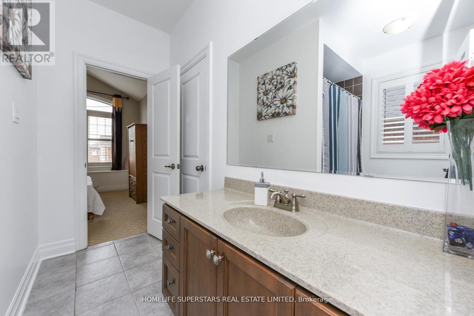 8 Bainsville Circle, Brampton, Ontario  L6P 3A5 - Photo 14 - W12847036