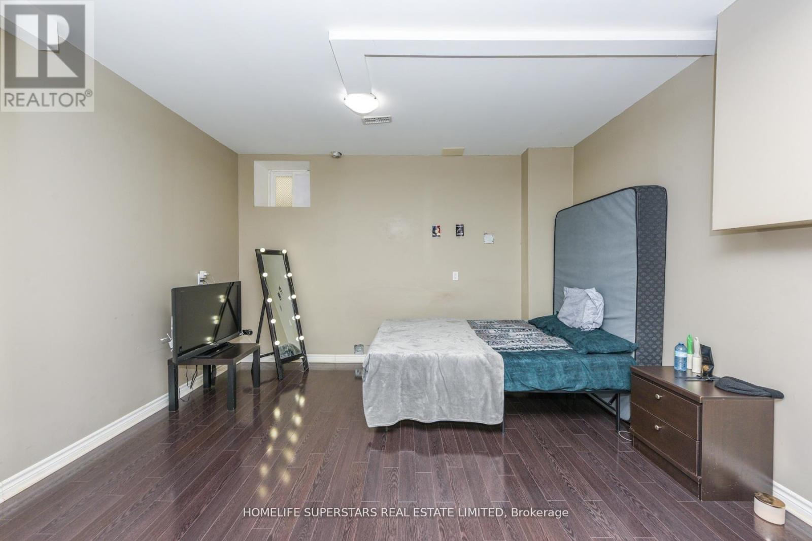 8 Bainsville Circle, Brampton, Ontario  L6P 3A5 - Photo 32 - W12847036