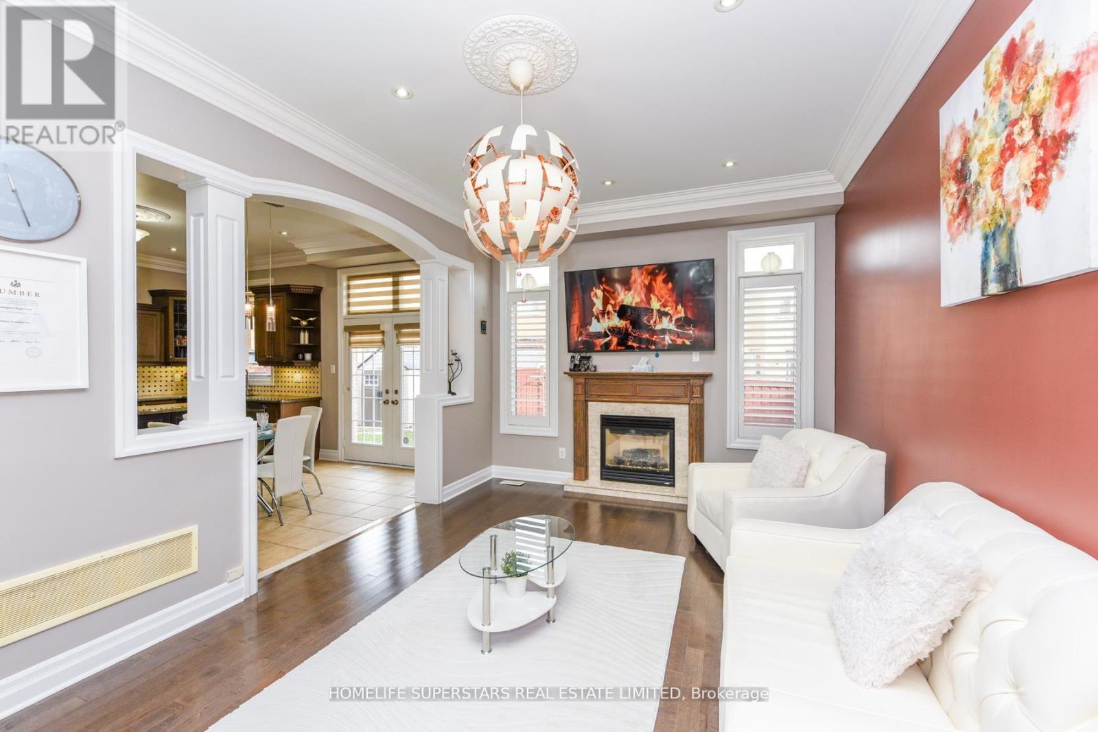 8 Bainsville Circle, Brampton, Ontario  L6P 3A5 - Photo 6 - W12847036