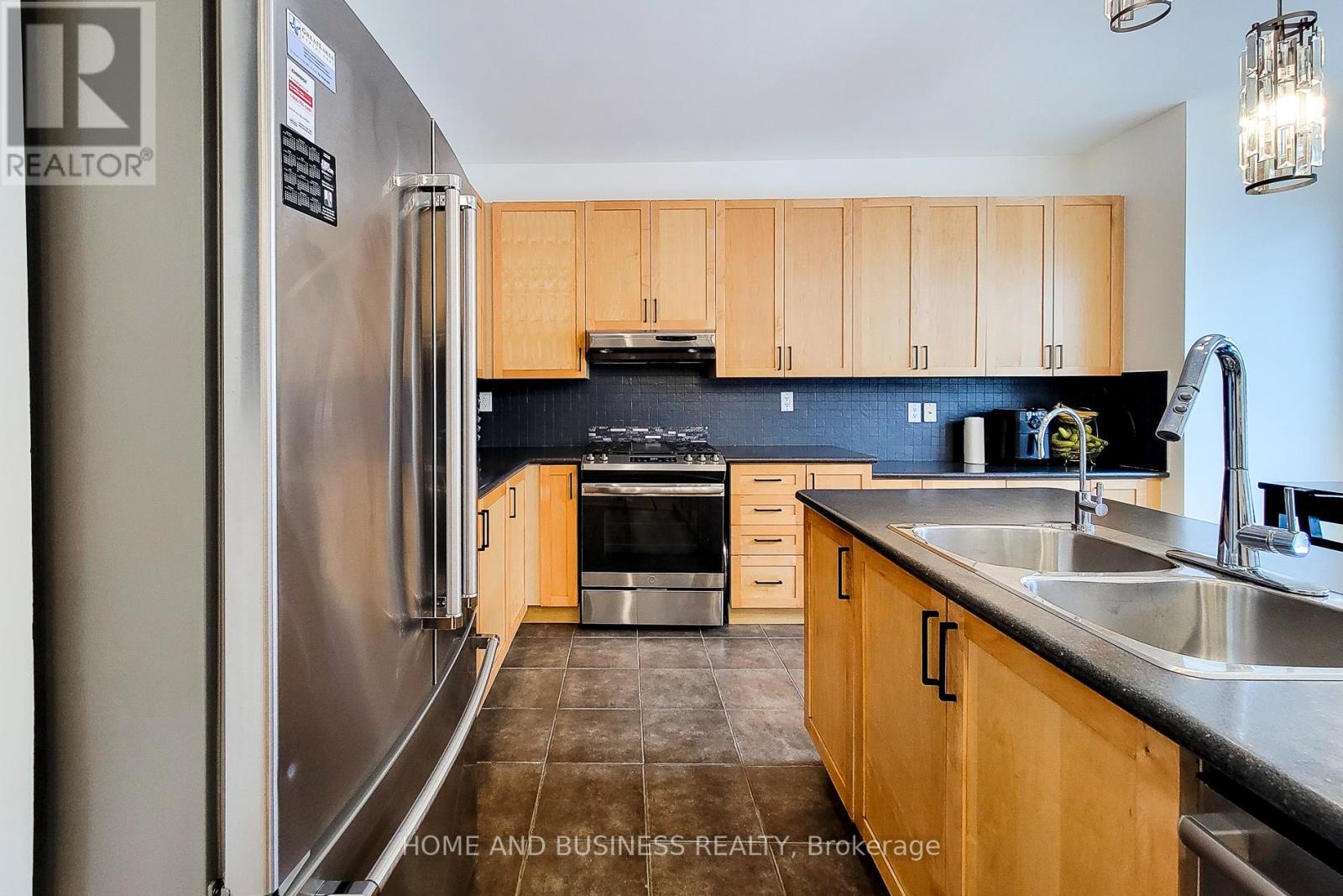 913 Mcewan Drive, Milton, Ontario  L9T 0L4 - Photo 14 - W12847062