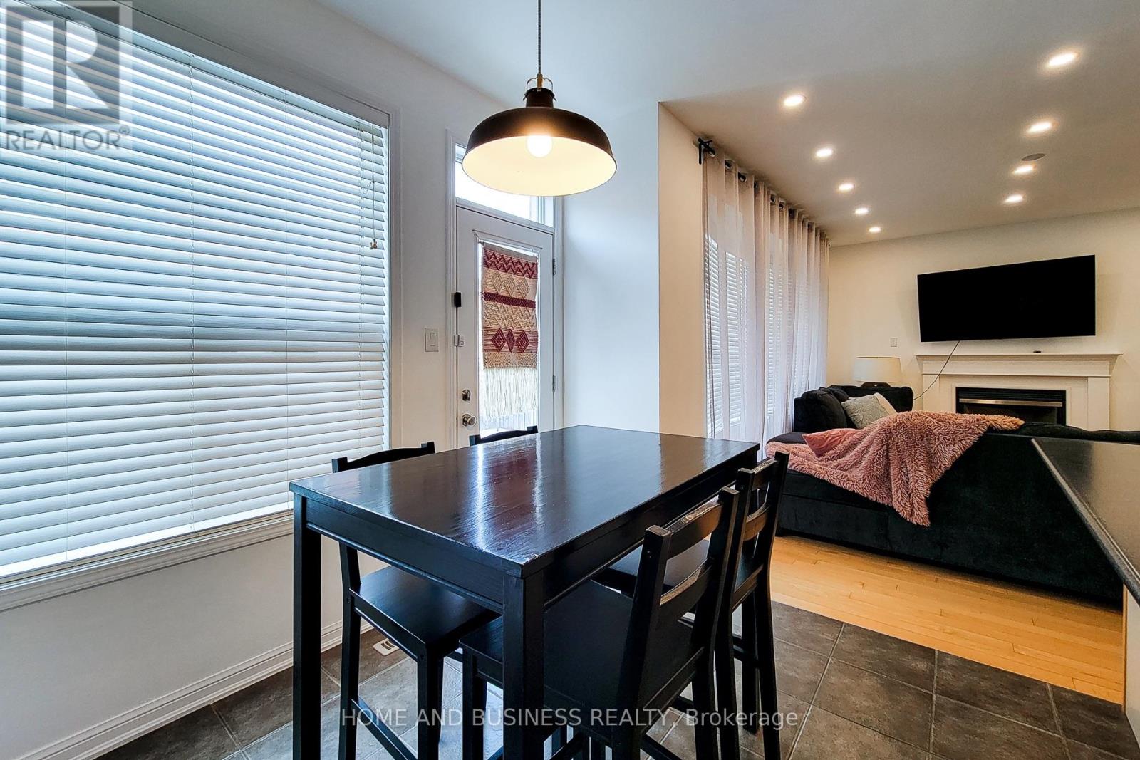 913 Mcewan Drive, Milton, Ontario  L9T 0L4 - Photo 16 - W12847062