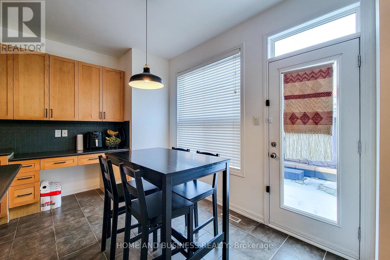 913 Mcewan Drive, Milton, Ontario  L9T 0L4 - Photo 17 - W12847062