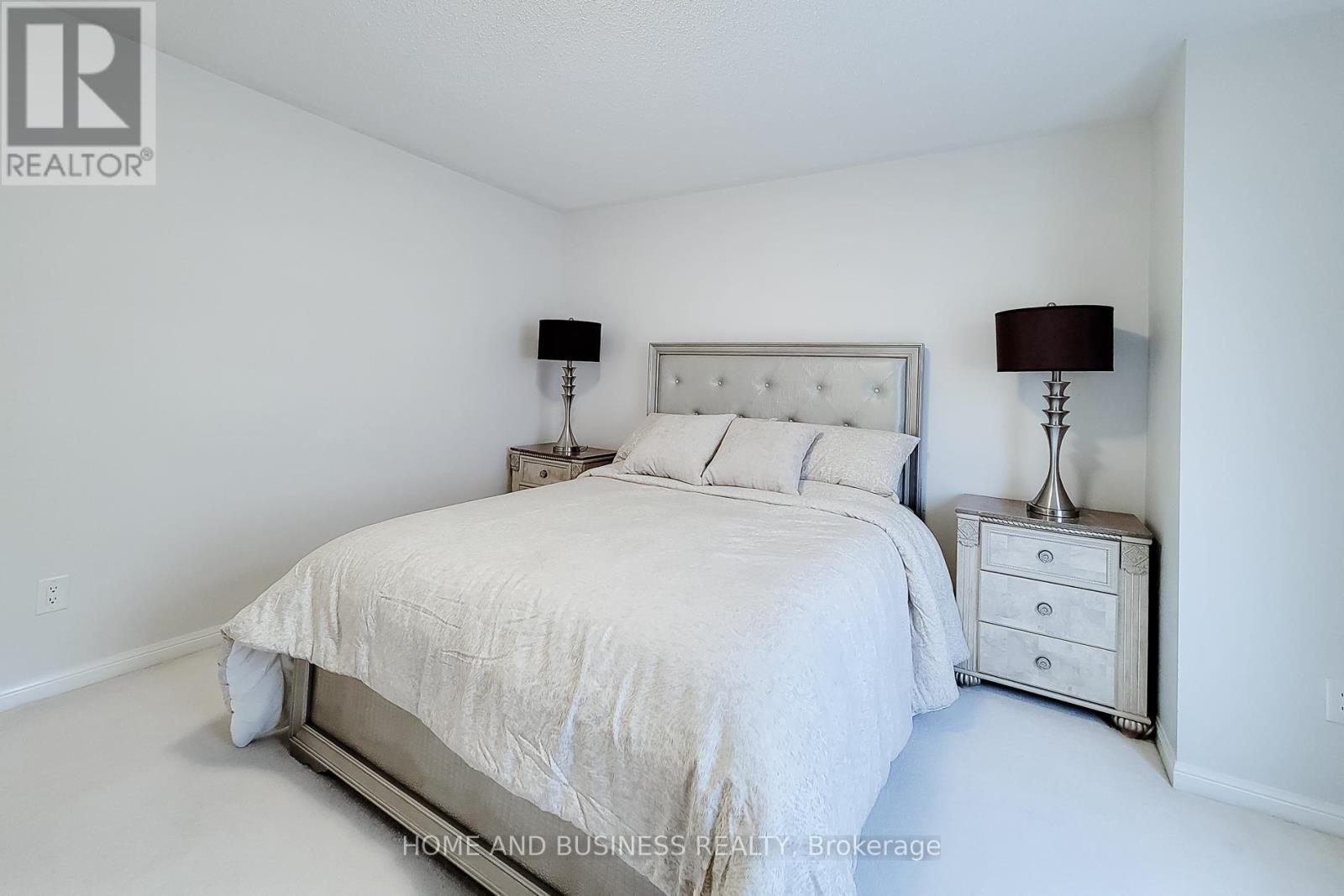 913 Mcewan Drive, Milton, Ontario  L9T 0L4 - Photo 21 - W12847062