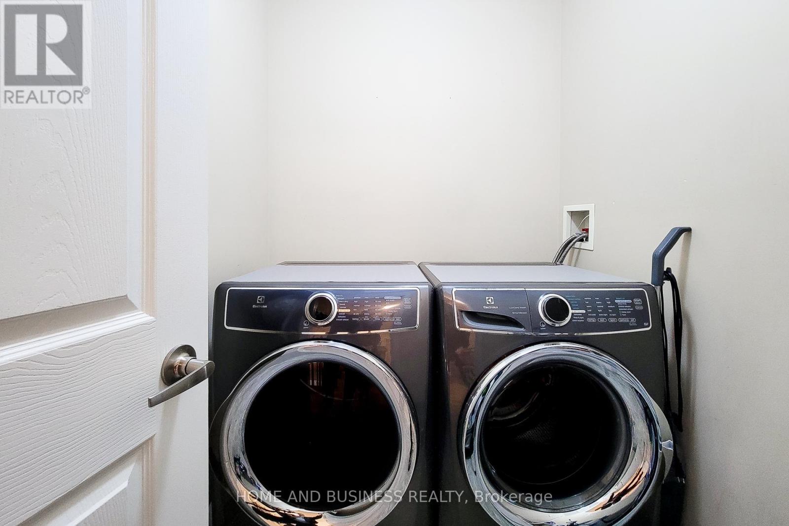 913 Mcewan Drive, Milton, Ontario  L9T 0L4 - Photo 29 - W12847062