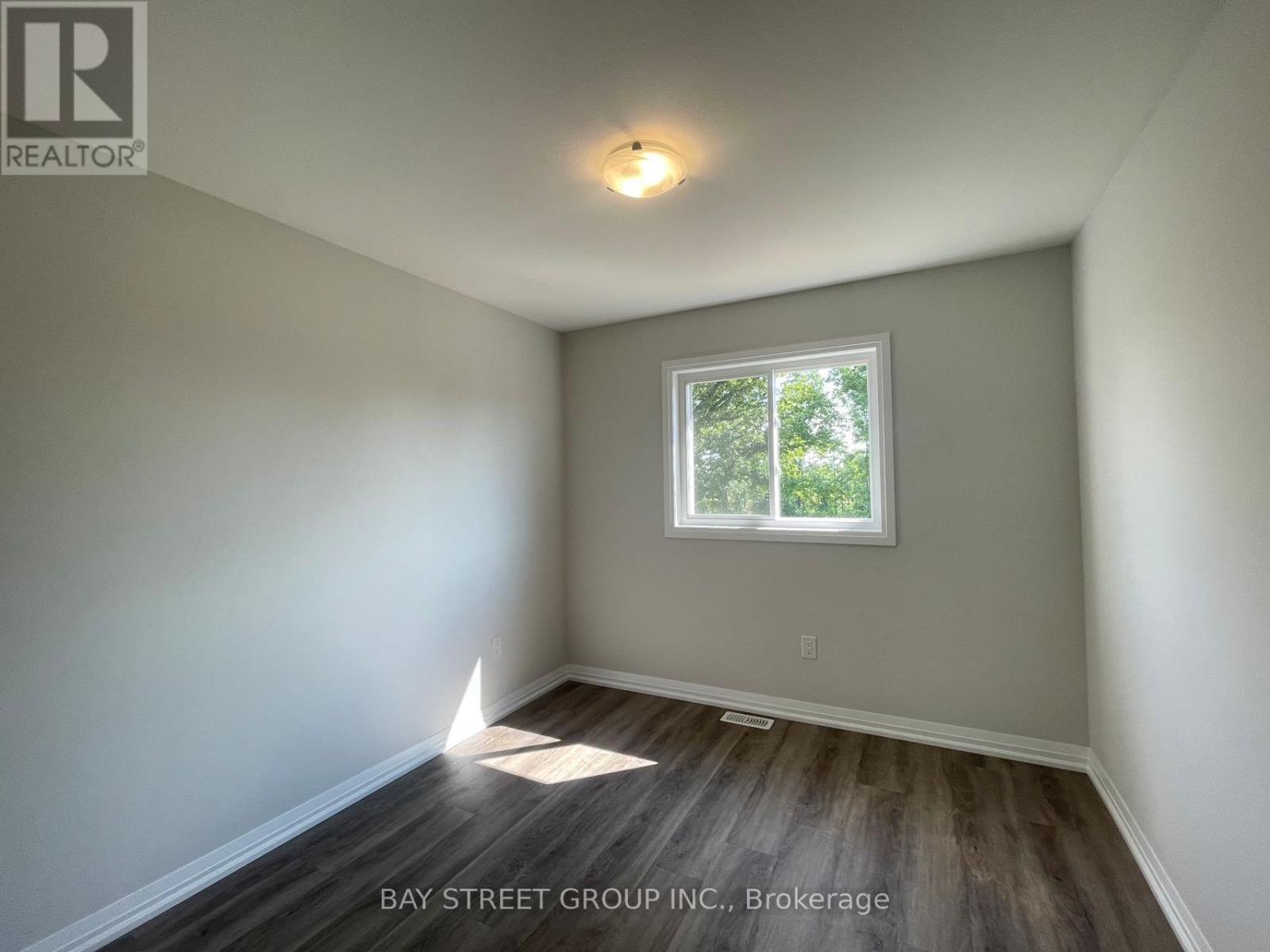 9348 White Oak Avenue, Niagara Falls, Ontario  L2G 3P6 - Photo 24 - X12847060