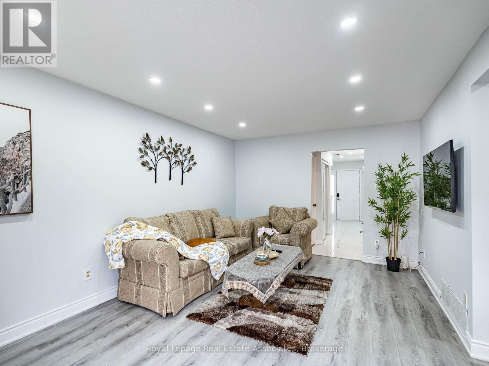 19 Gatwick Lane, Brampton, Ontario  L6S 2E4 - Photo 10 - W12844500