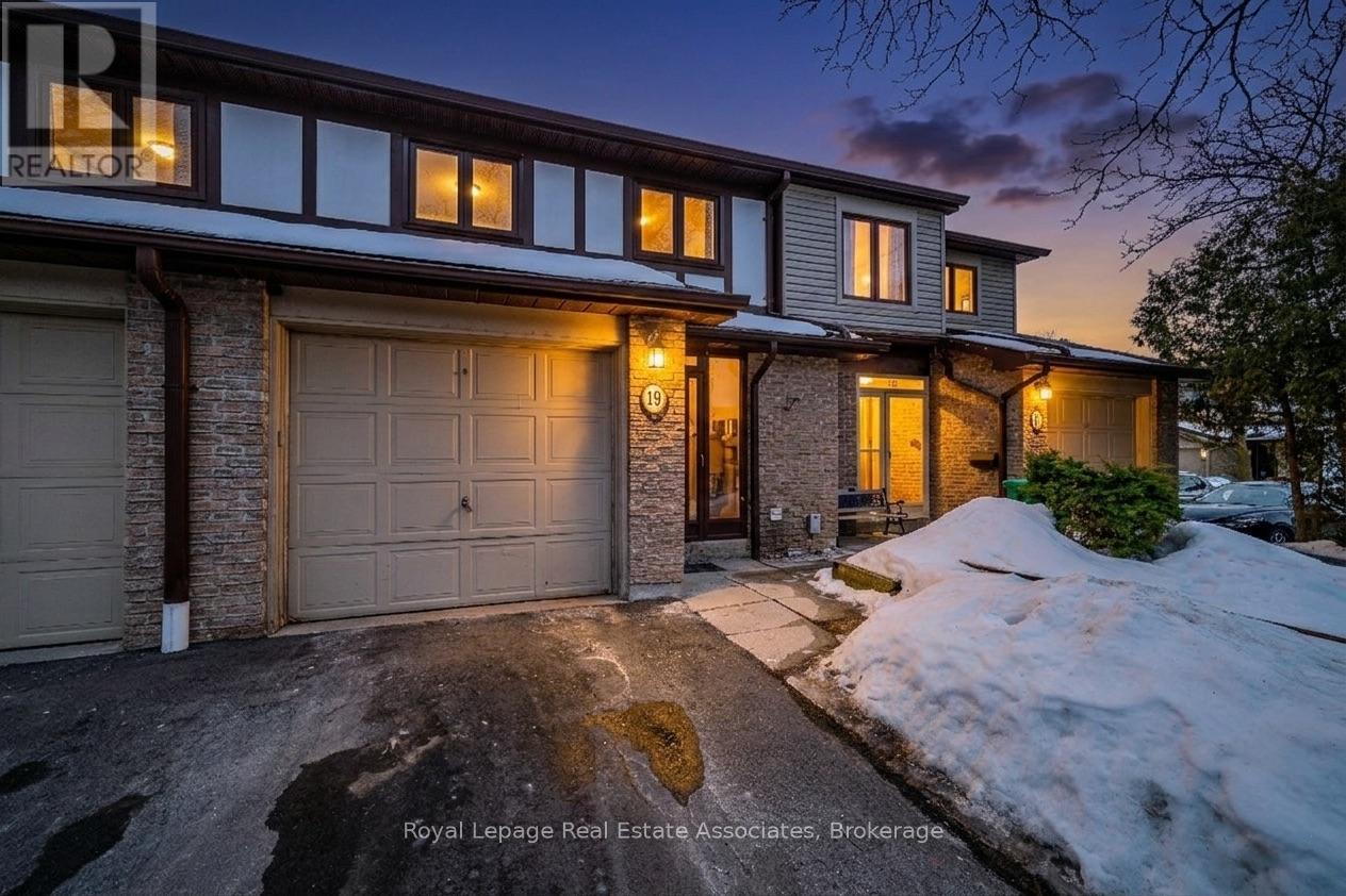 19 Gatwick Lane, Brampton, Ontario  L6S 2E4 - Photo 2 - W12844500