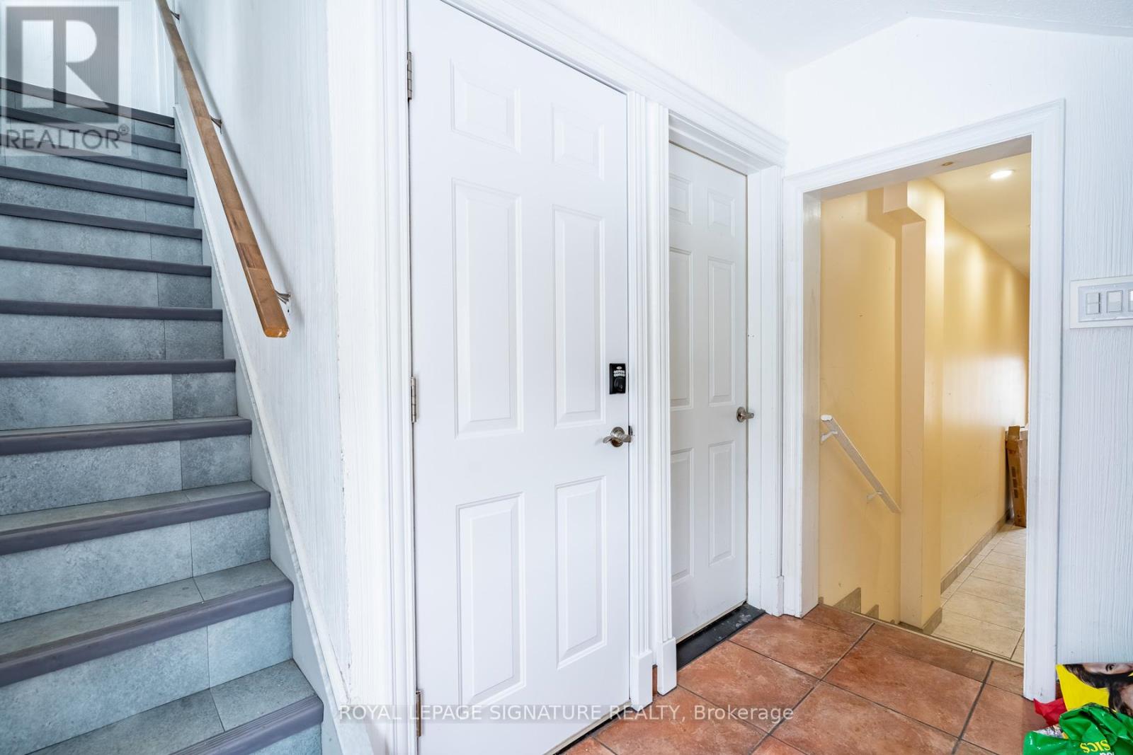 Bmst - 96 Charlotte Avenue, Hamilton, Ontario  L8K 4V2 - Photo 5 - X12846872