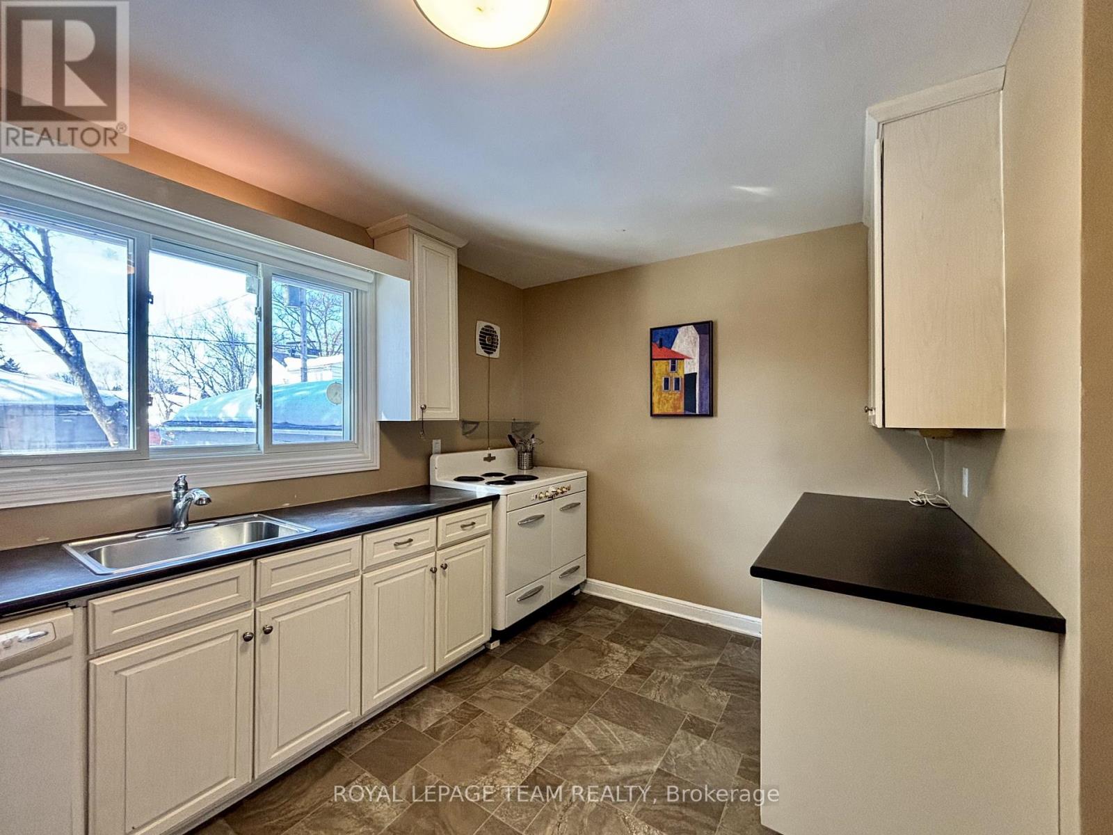 1052 Fisher Avenue, Ottawa, Ontario  K1Z 6P6 - Photo 20 - X12654506