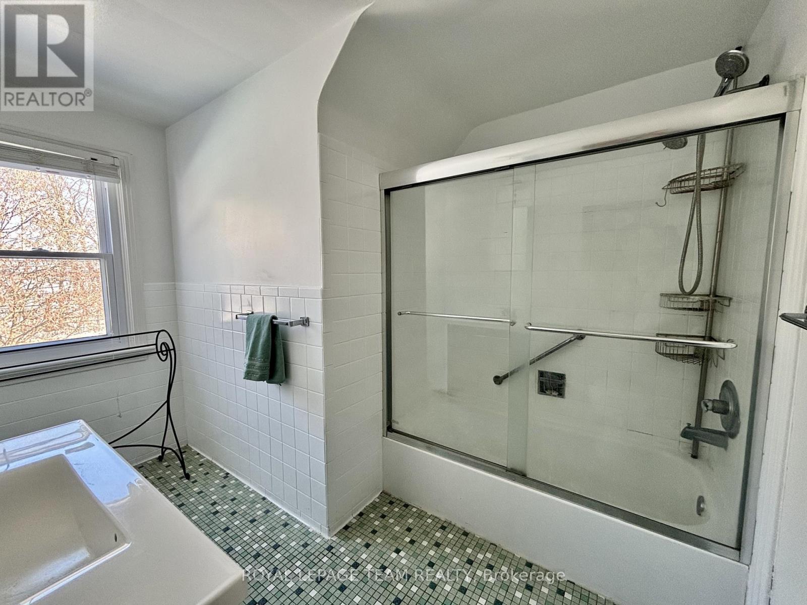 1052 Fisher Avenue, Ottawa, Ontario  K1Z 6P6 - Photo 26 - X12654506