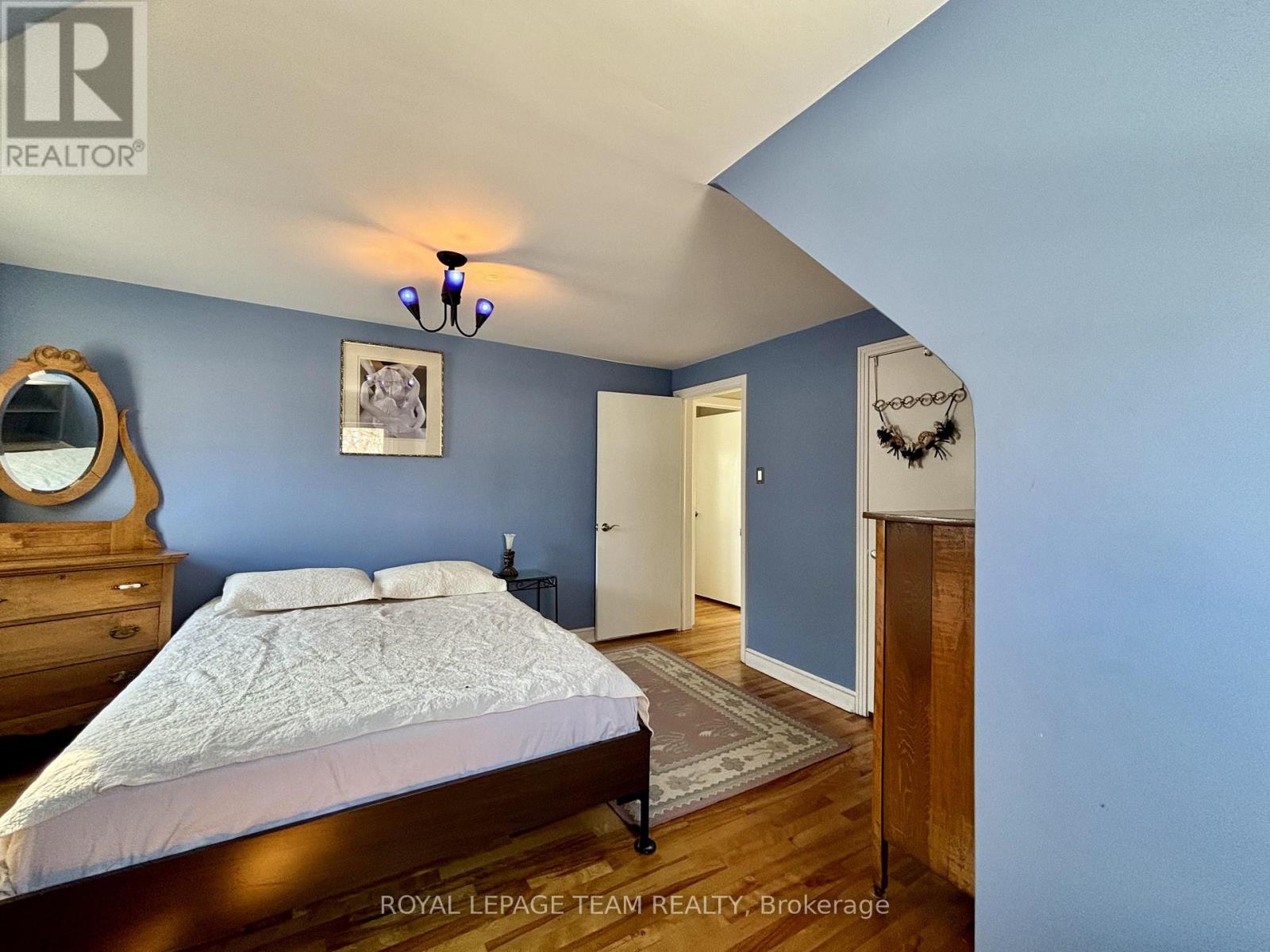 1052 Fisher Avenue, Ottawa, Ontario  K1Z 6P6 - Photo 35 - X12654506