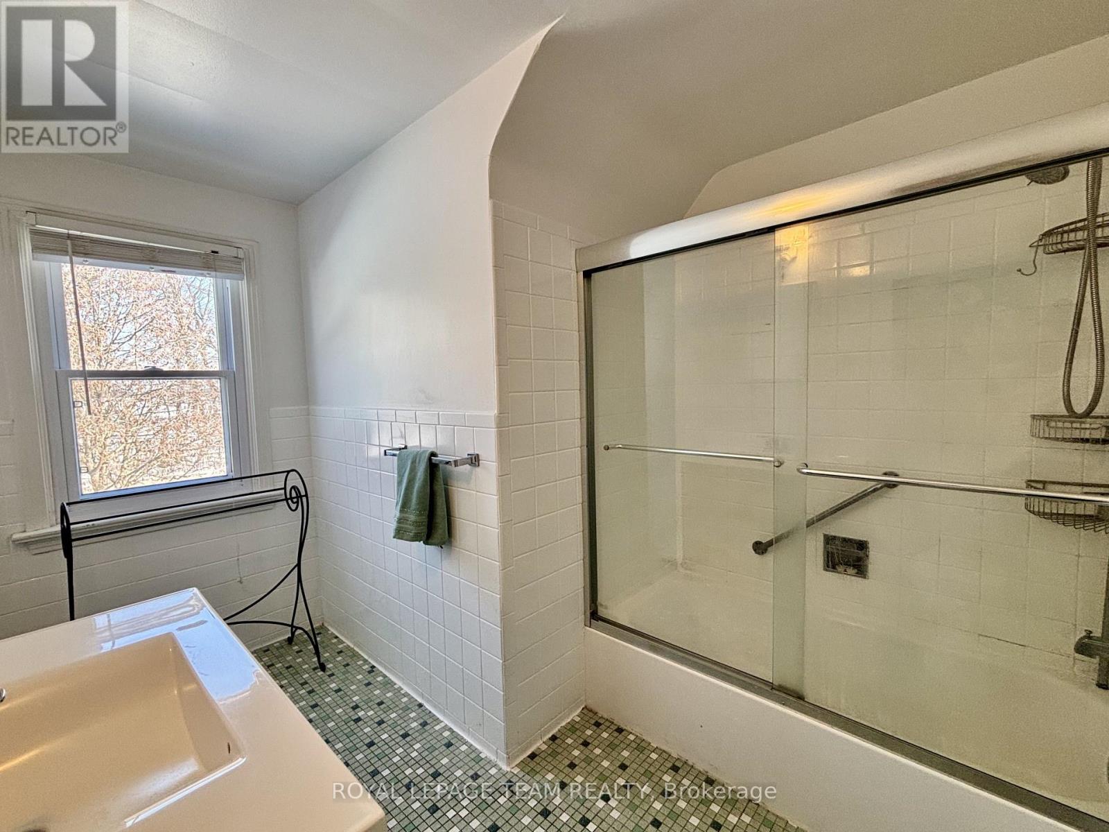 1052 Fisher Avenue, Ottawa, Ontario  K1Z 6P6 - Photo 38 - X12654506