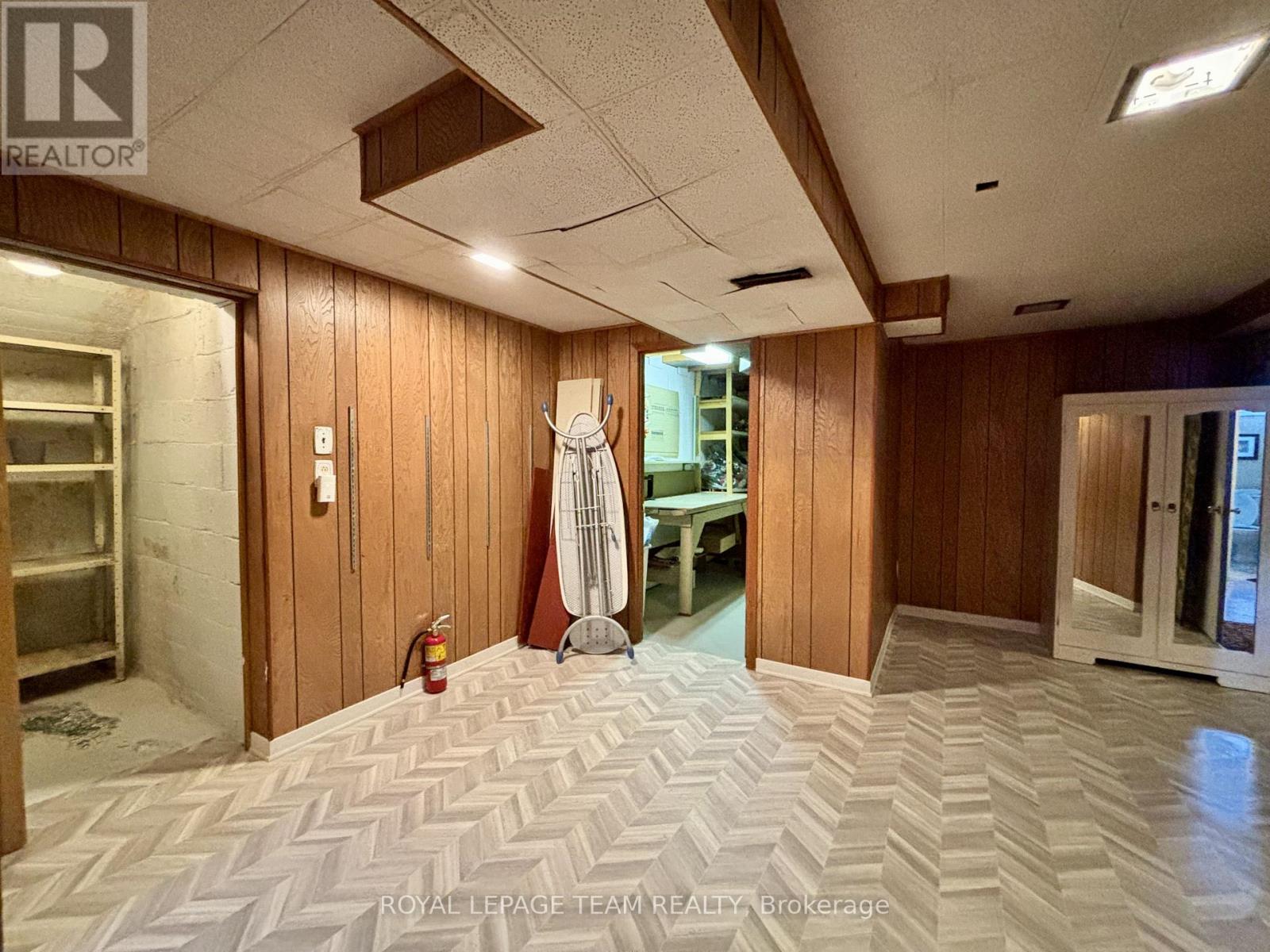 1052 Fisher Avenue, Ottawa, Ontario  K1Z 6P6 - Photo 41 - X12654506