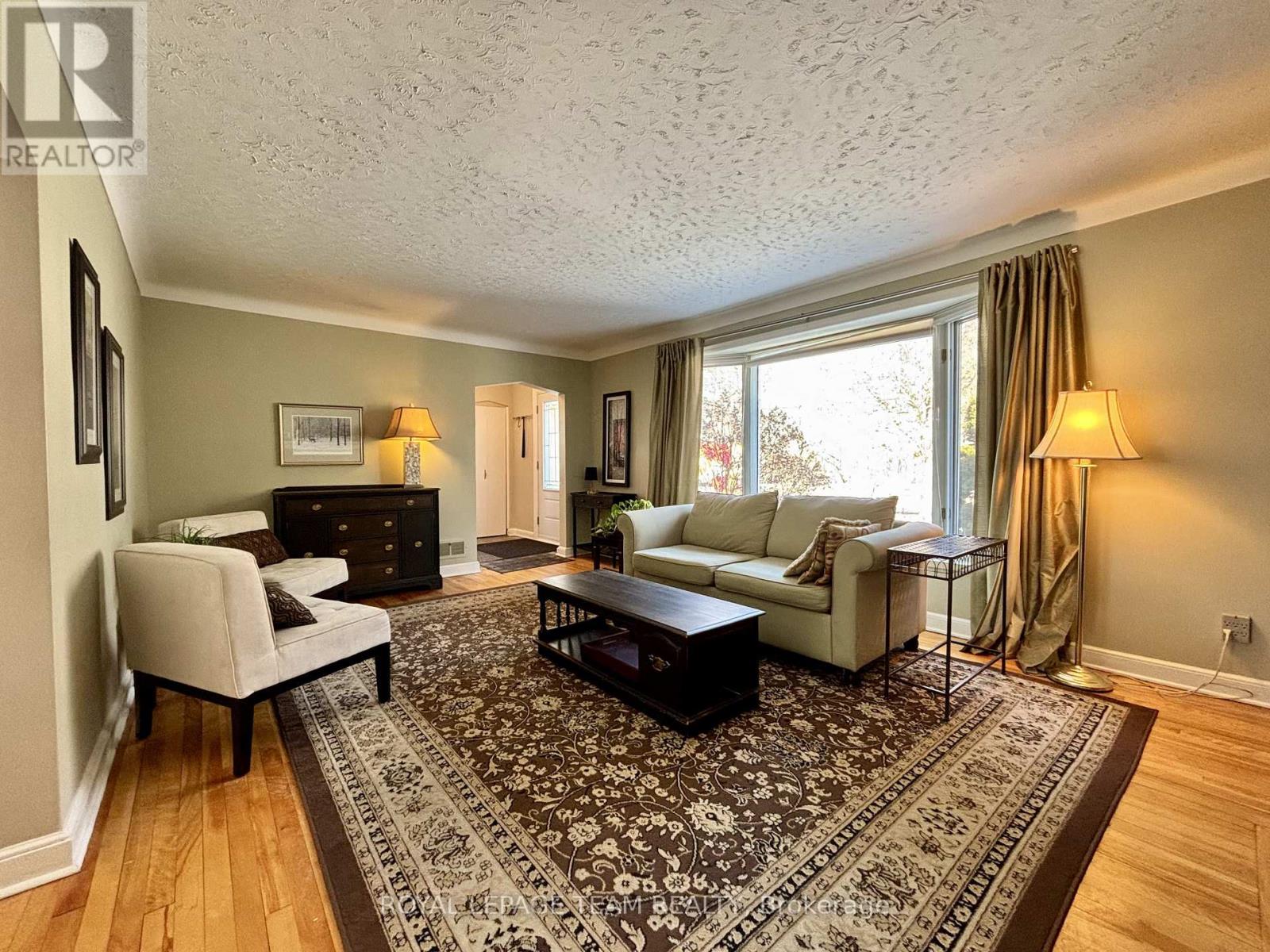 1052 Fisher Avenue, Ottawa, Ontario  K1Z 6P6 - Photo 7 - X12654506