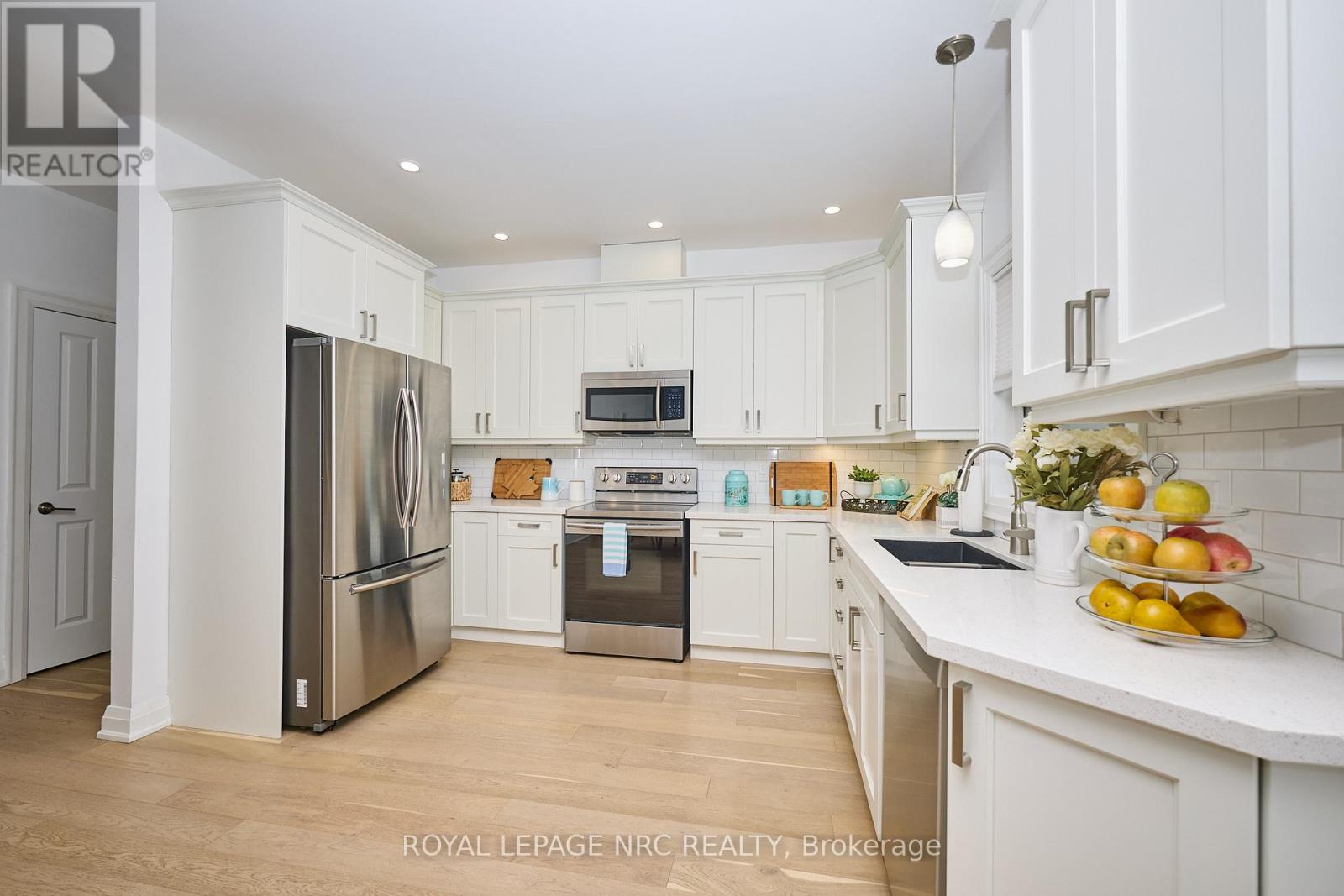 10 Leeson Street, St. Catharines, Ontario  L2T 2R1 - Photo 8 - X12847084