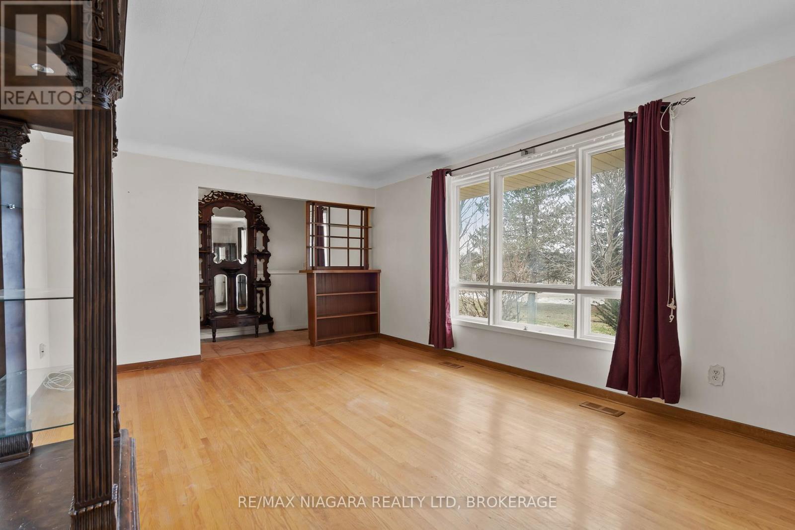 31 Runnymede Road, Port Colborne, Ontario  L3K 5C2 - Photo 7 - X12847094