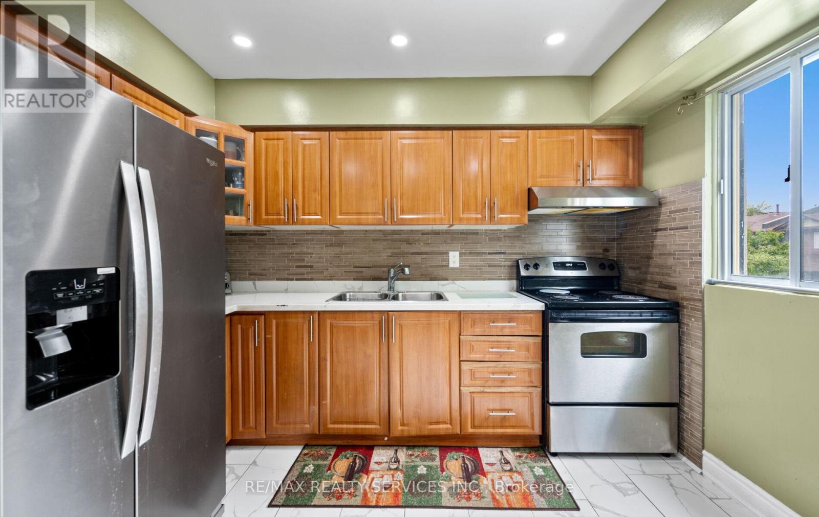 124 - 124 Baronwood Court, Brampton, Ontario  L6V 3H7 - Photo 17 - W12807196