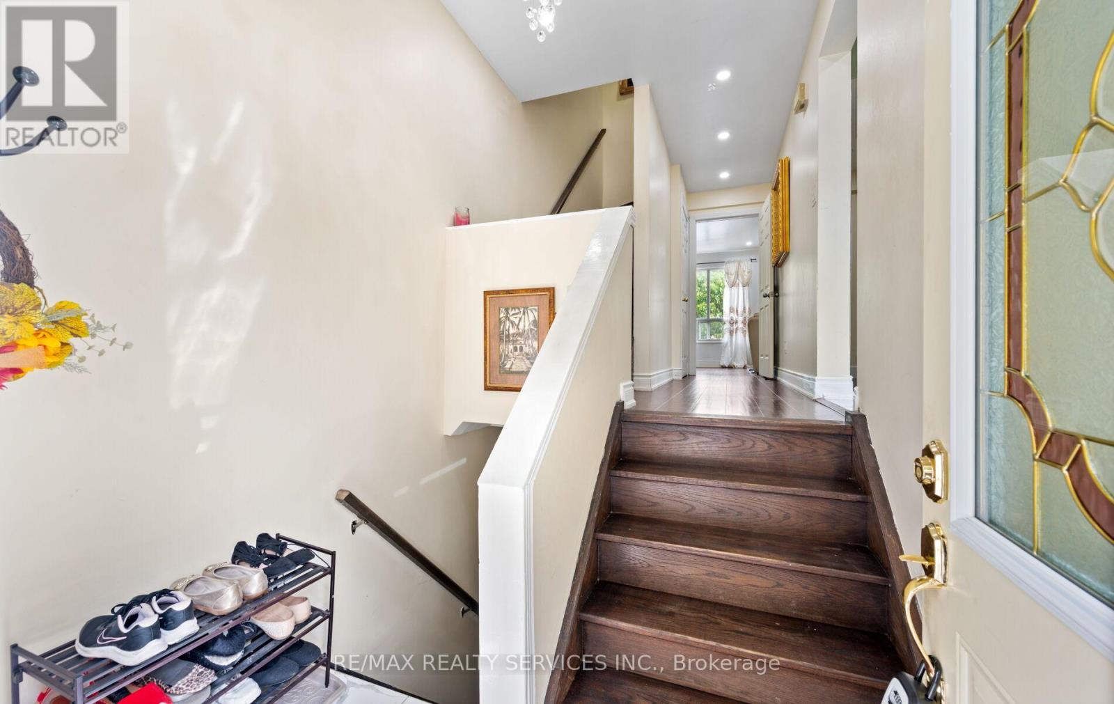 124 - 124 Baronwood Court, Brampton, Ontario  L6V 3H7 - Photo 5 - W12807196