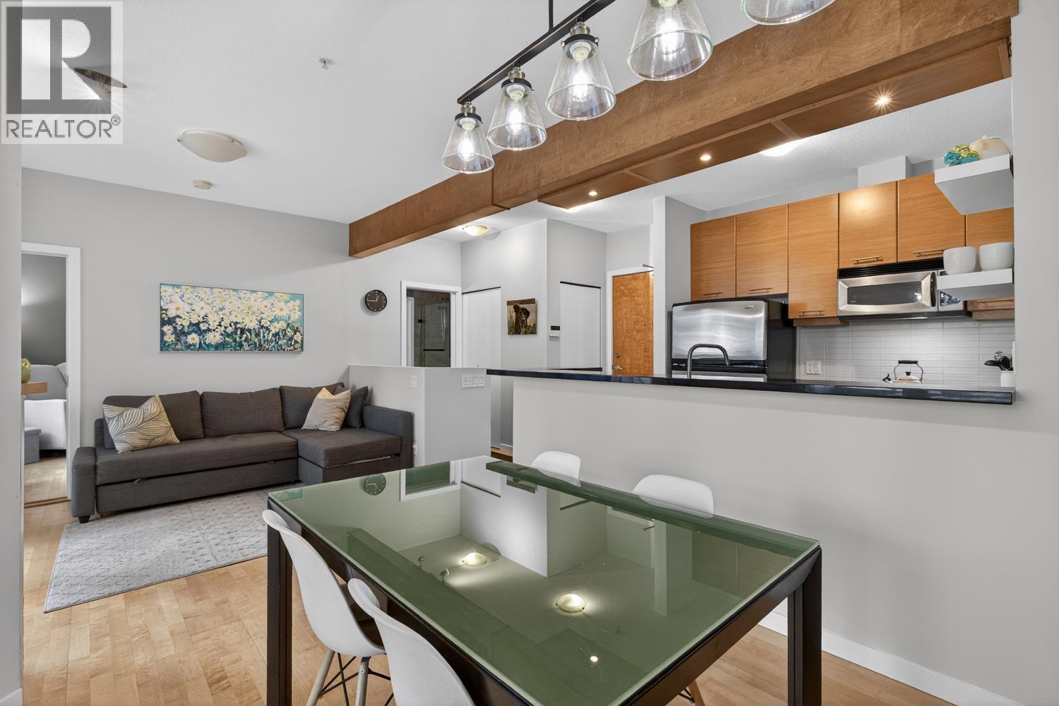 222 560 Raven Woods Drive, North Vancouver, British Columbia  V7G 2T3 - Photo 2 - R3096438