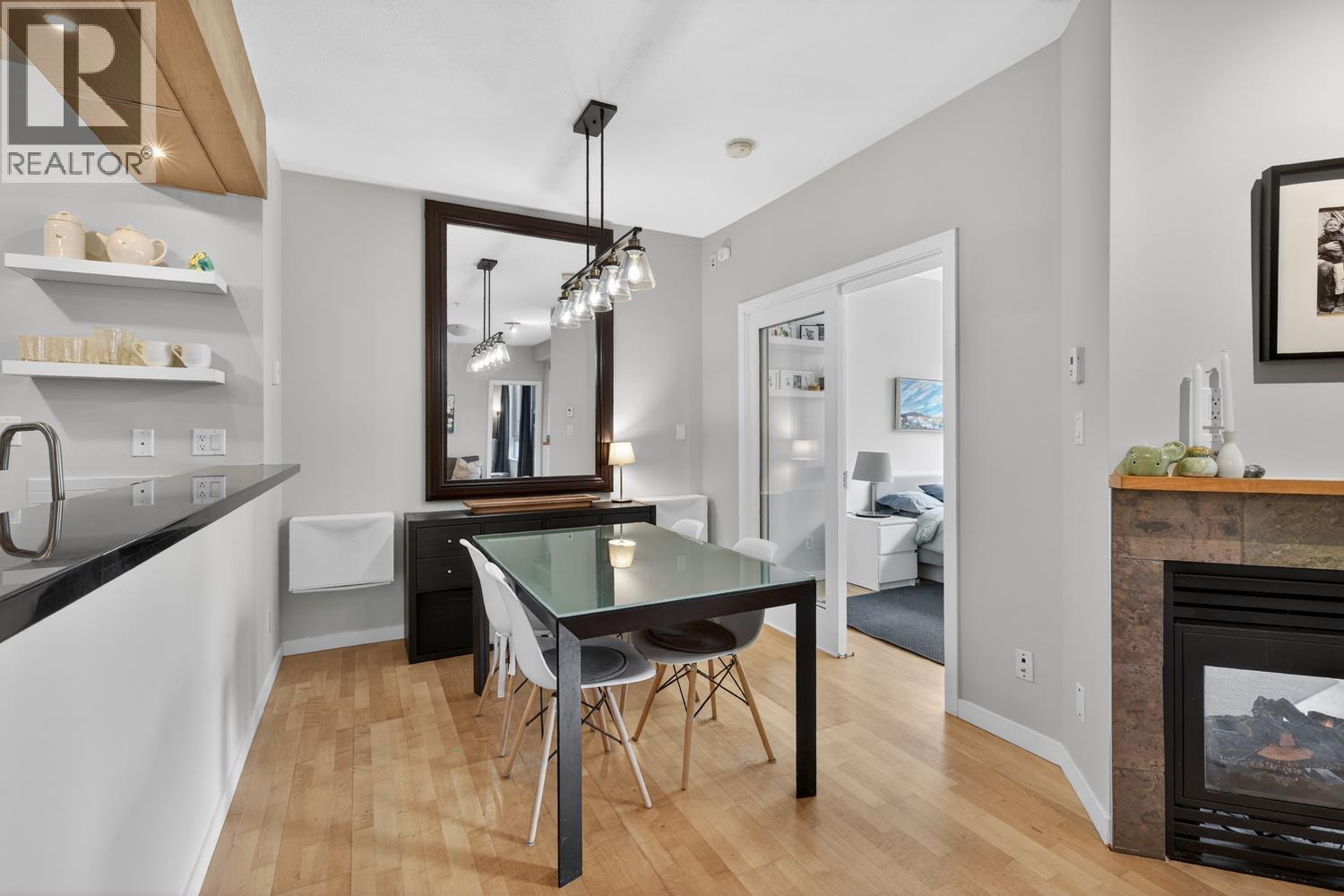 222 560 Raven Woods Drive, North Vancouver, British Columbia  V7G 2T3 - Photo 3 - R3096438