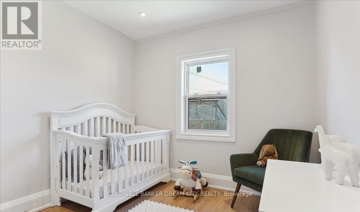 Upper - 464 Maybank Avenue, Toronto, Ontario  M6N 3S8 - Photo 13 - W12835598