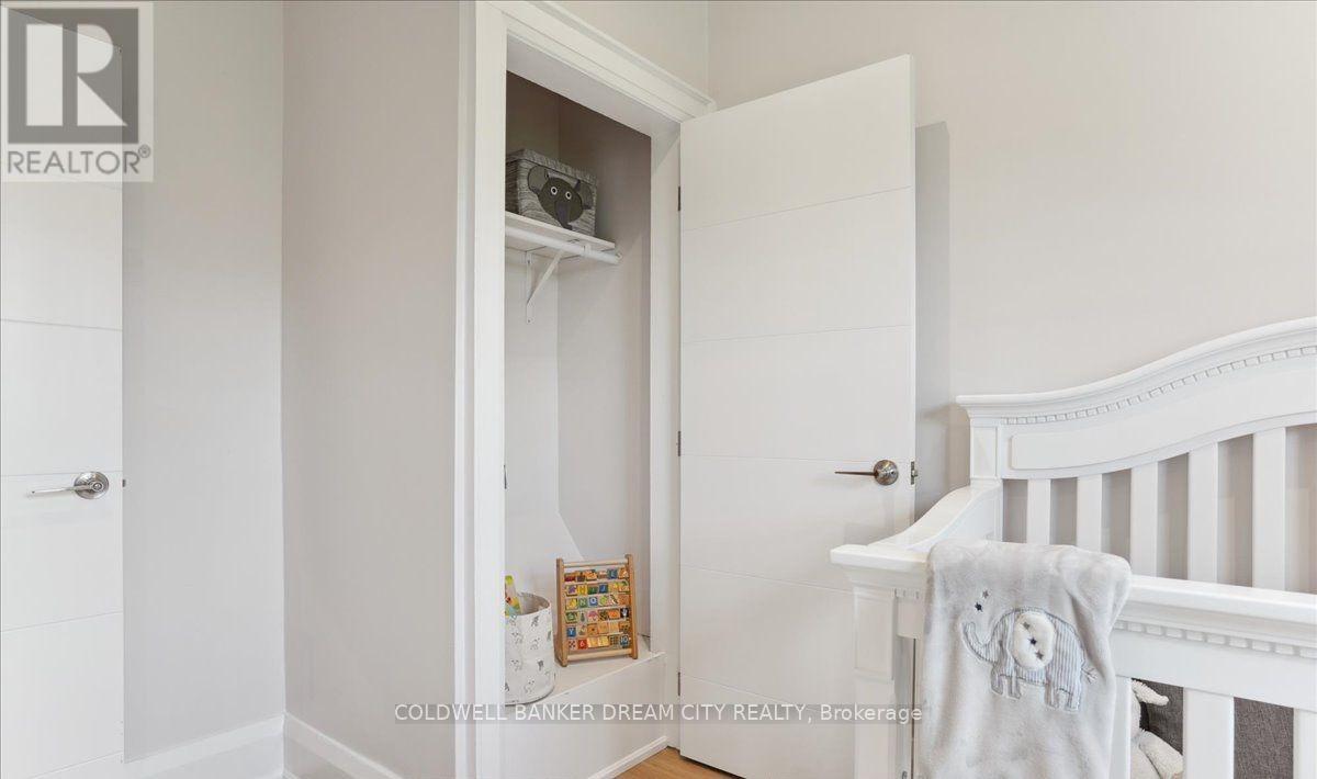 Upper - 464 Maybank Avenue, Toronto, Ontario  M6N 3S8 - Photo 12 - W12835598