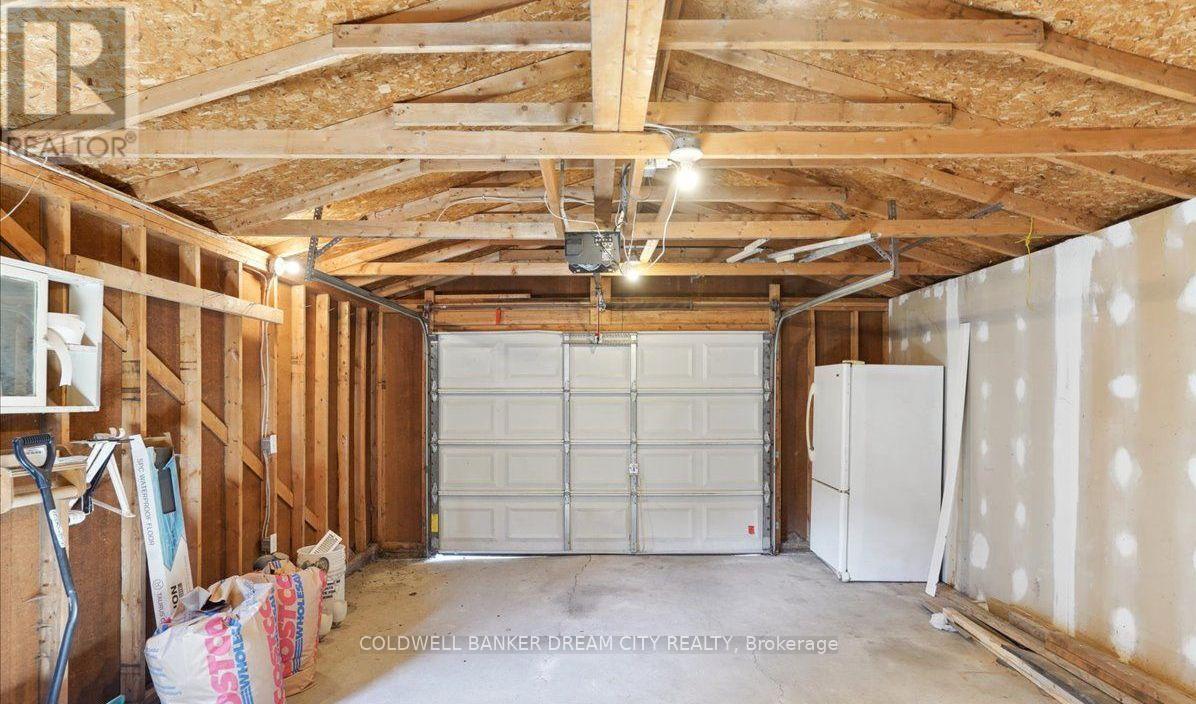 Upper - 464 Maybank Avenue, Toronto, Ontario  M6N 3S8 - Photo 25 - W12835598