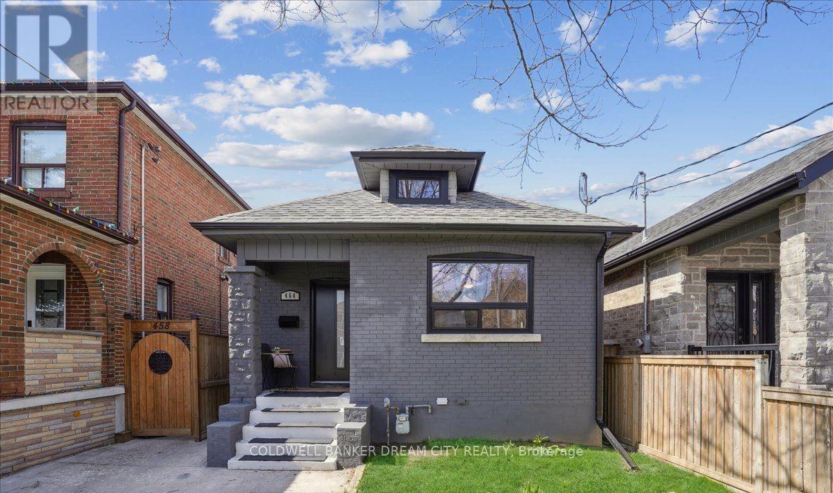 Upper - 464 Maybank Avenue, Toronto, Ontario  M6N 3S8 - Photo 19 - W12835598