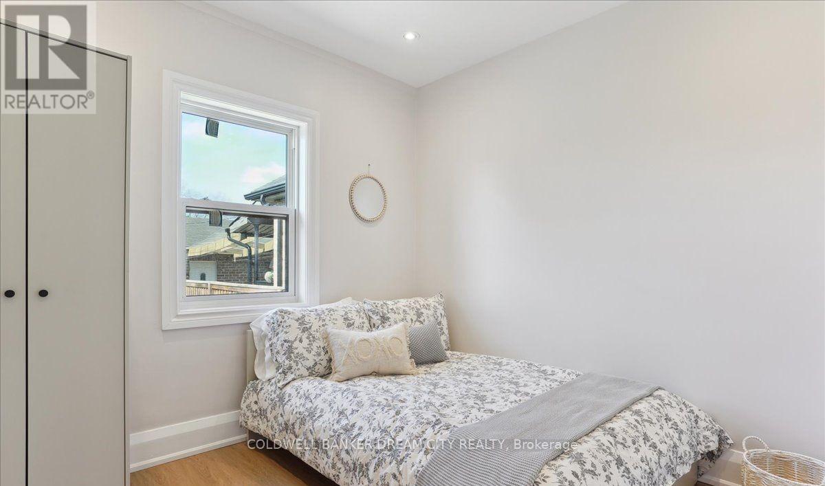 Upper - 464 Maybank Avenue, Toronto, Ontario  M6N 3S8 - Photo 10 - W12835598