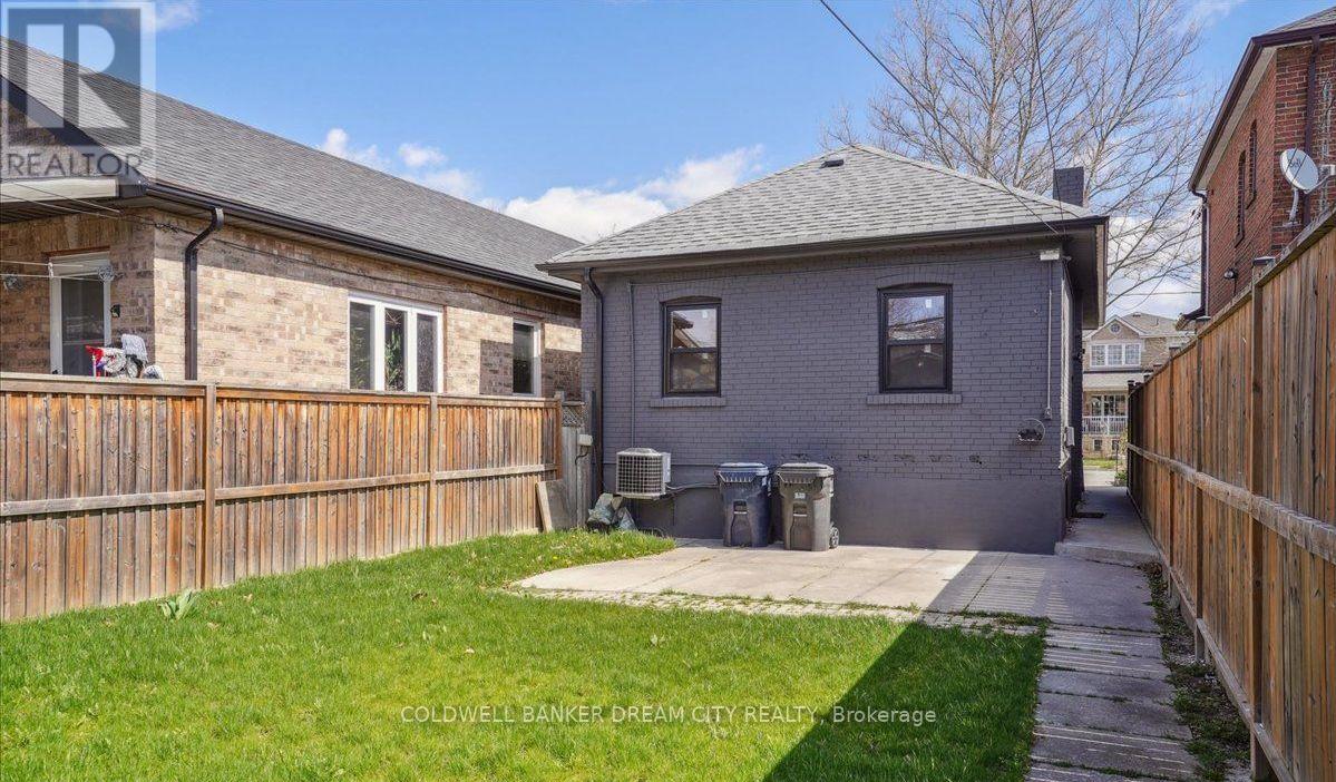 Upper - 464 Maybank Avenue, Toronto, Ontario  M6N 3S8 - Photo 21 - W12835598