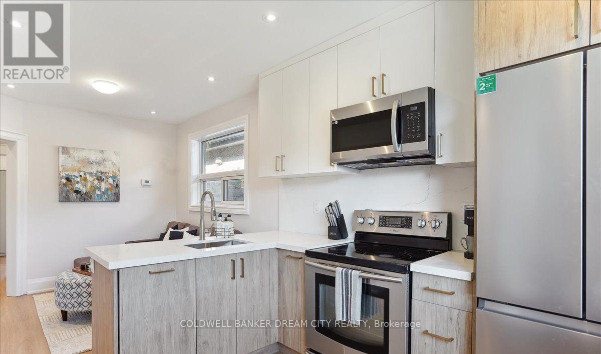 Upper - 464 Maybank Avenue, Toronto, Ontario  M6N 3S8 - Photo 3 - W12835598