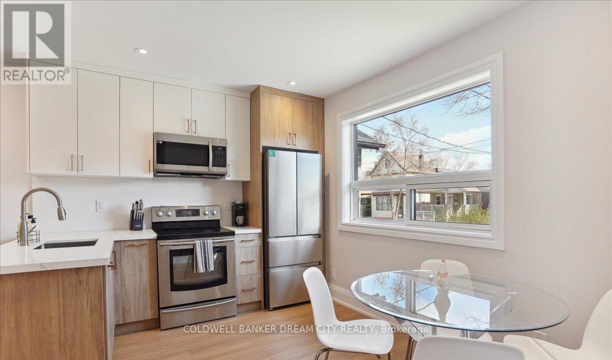 Upper - 464 Maybank Avenue, Toronto, Ontario  M6N 3S8 - Photo 4 - W12835598