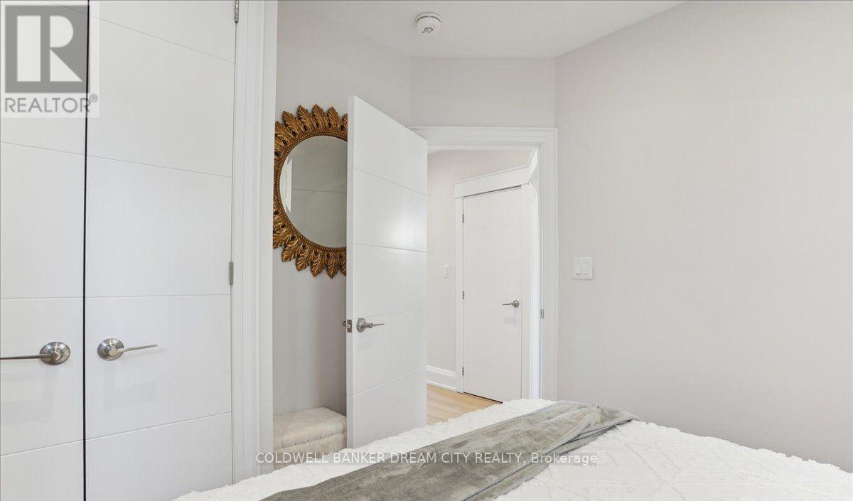 Upper - 464 Maybank Avenue, Toronto, Ontario  M6N 3S8 - Photo 7 - W12835598