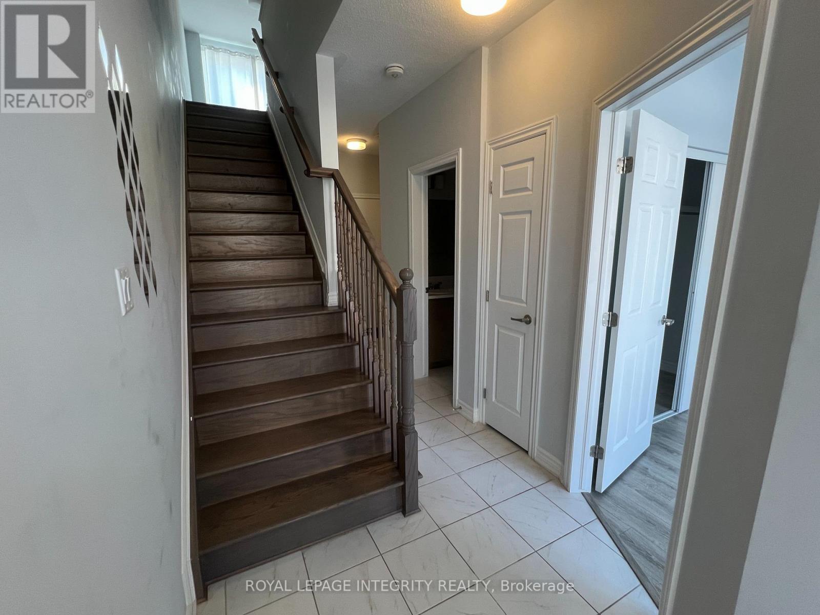 913 Moses Tennisco Street, Ottawa, Ontario  K1K 5A8 - Photo 5 - X12791994