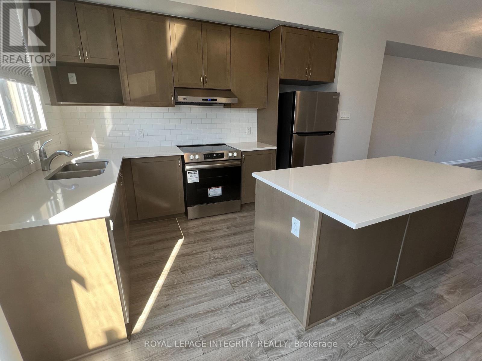 913 Moses Tennisco Street, Ottawa, Ontario  K1K 5A8 - Photo 9 - X12791994