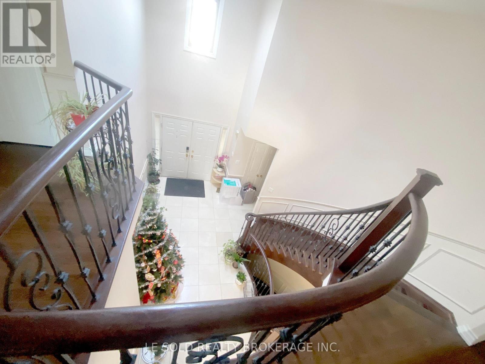 2nd Floor Room - 347 Fern Avenue, Richmond Hill, Ontario  L4C 8P6 - Photo 6 - N12847088