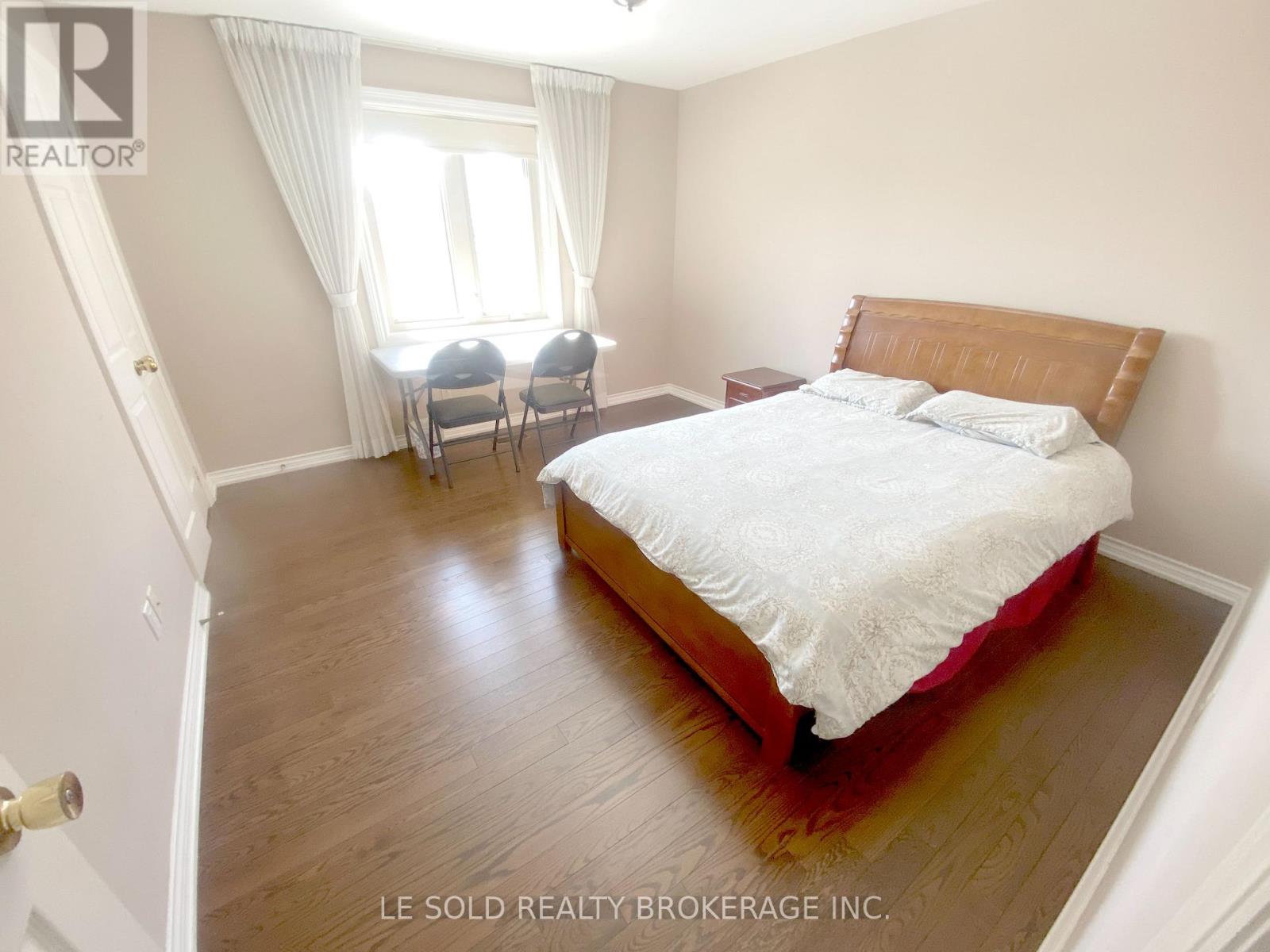2nd Floor Room - 347 Fern Avenue, Richmond Hill, Ontario  L4C 8P6 - Photo 7 - N12847088