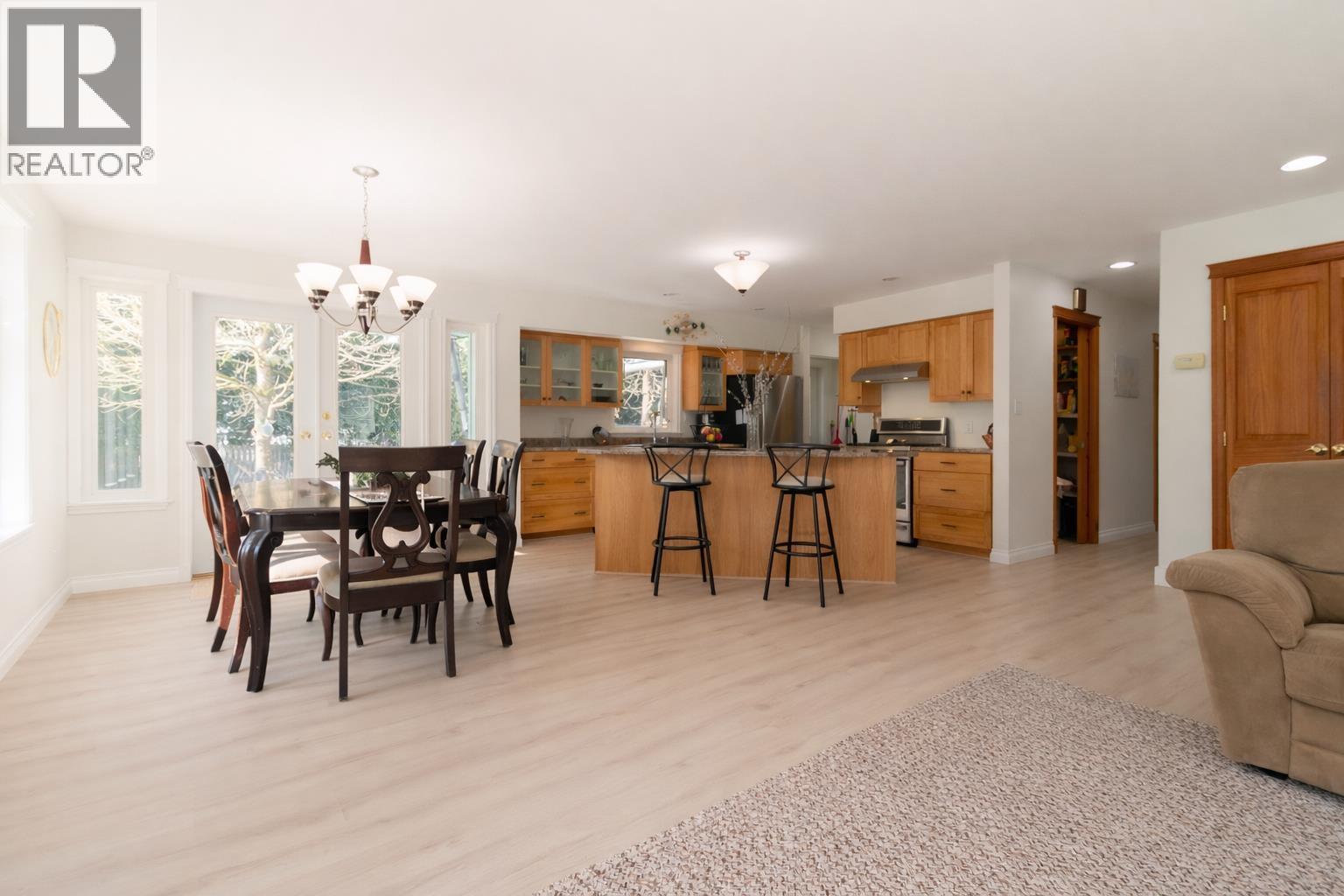 40409 Perth Drive, Squamish, British Columbia  V0N 1T0 - Photo 6 - R3096254