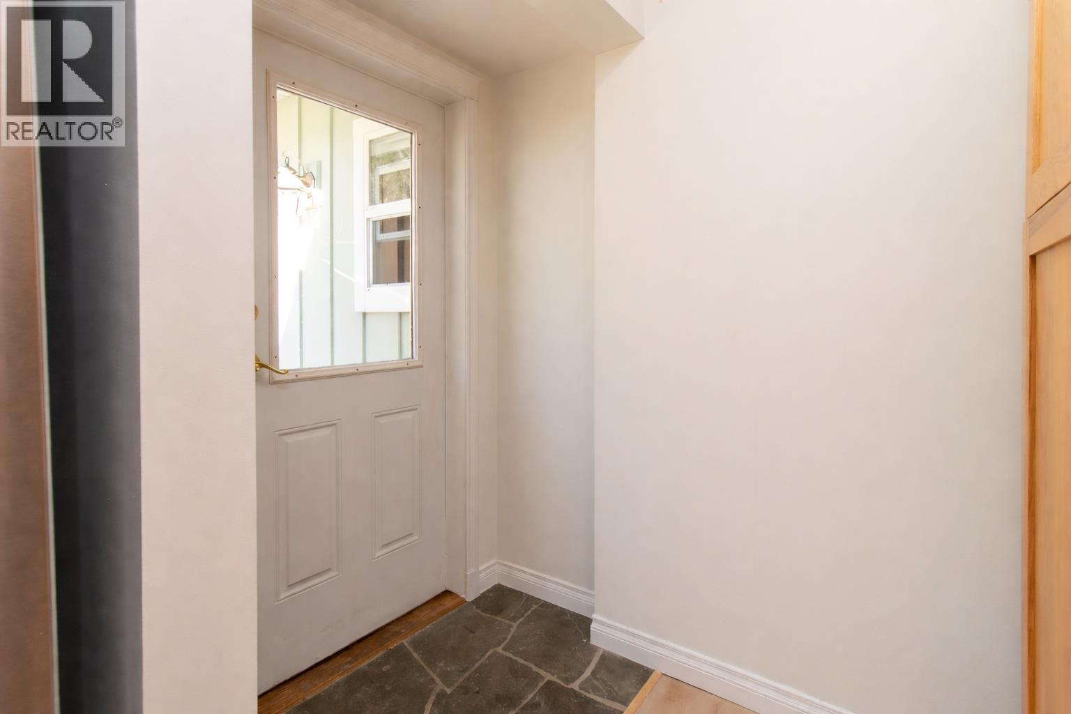 40409 Perth Drive, Squamish, British Columbia  V0N 1T0 - Photo 9 - R3096254