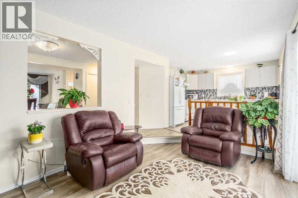 43 Millrise Crescent Sw, Calgary, Alberta  T2Y 2H7 - Photo 17 - A2288261