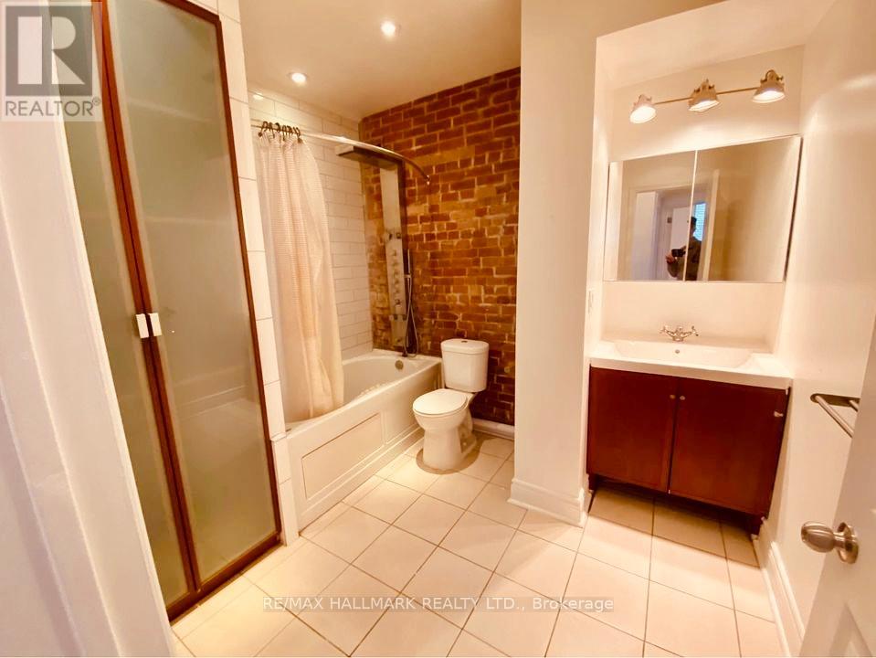 4 - 20 Triller Avenue, Toronto, Ontario  M6K 3B8 - Photo 7 - W12847098