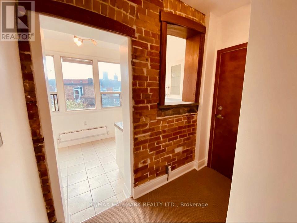 4 - 20 Triller Avenue, Toronto, Ontario  M6K 3B8 - Photo 8 - W12847098